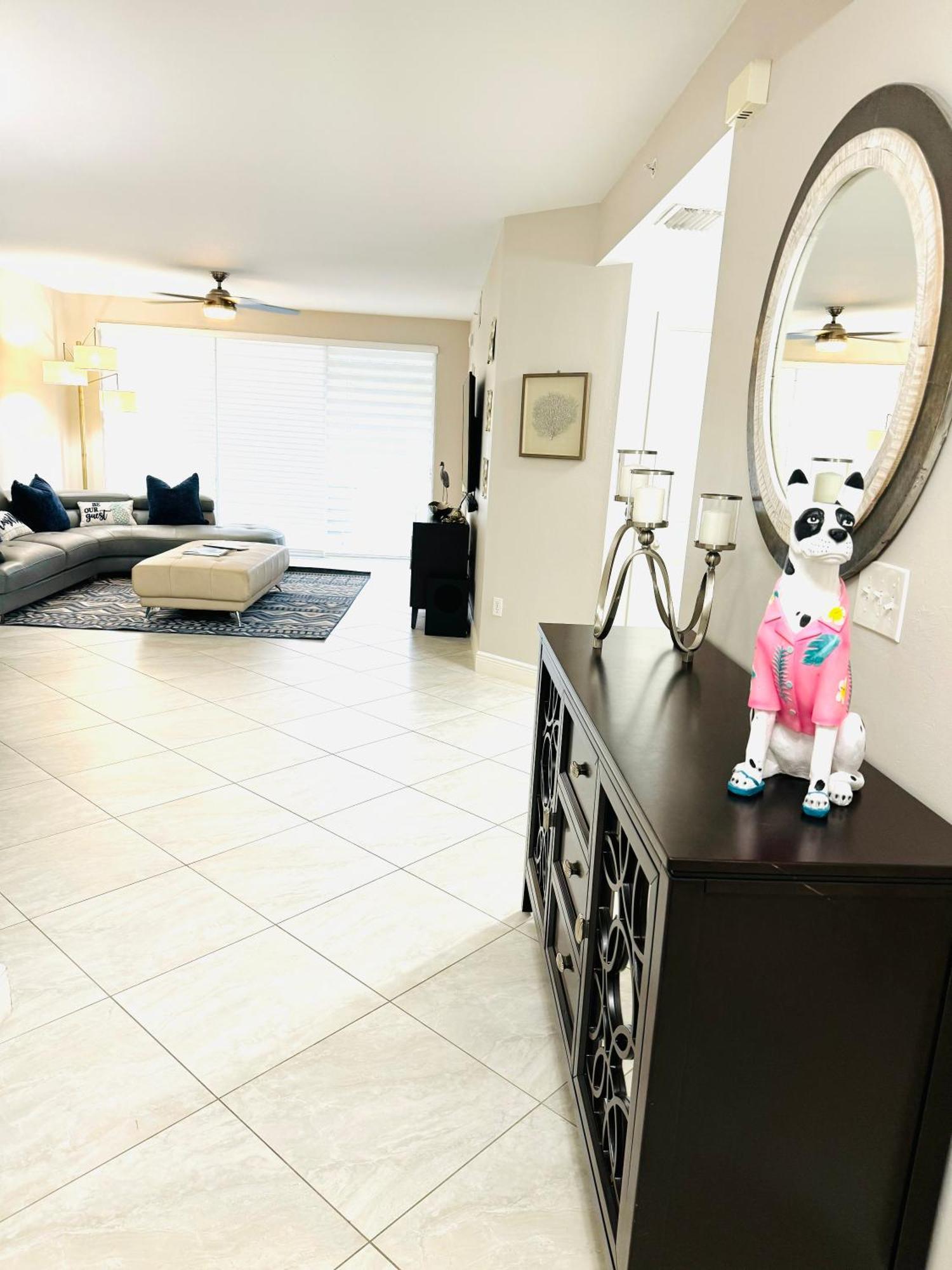 Vanderbilt Condo,walk To Naples
