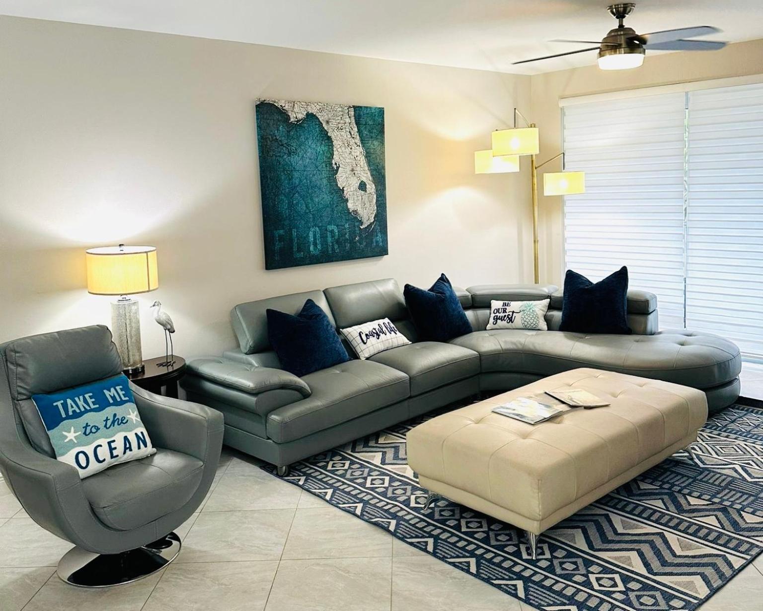 Vanderbilt Condo,walk To * Naples