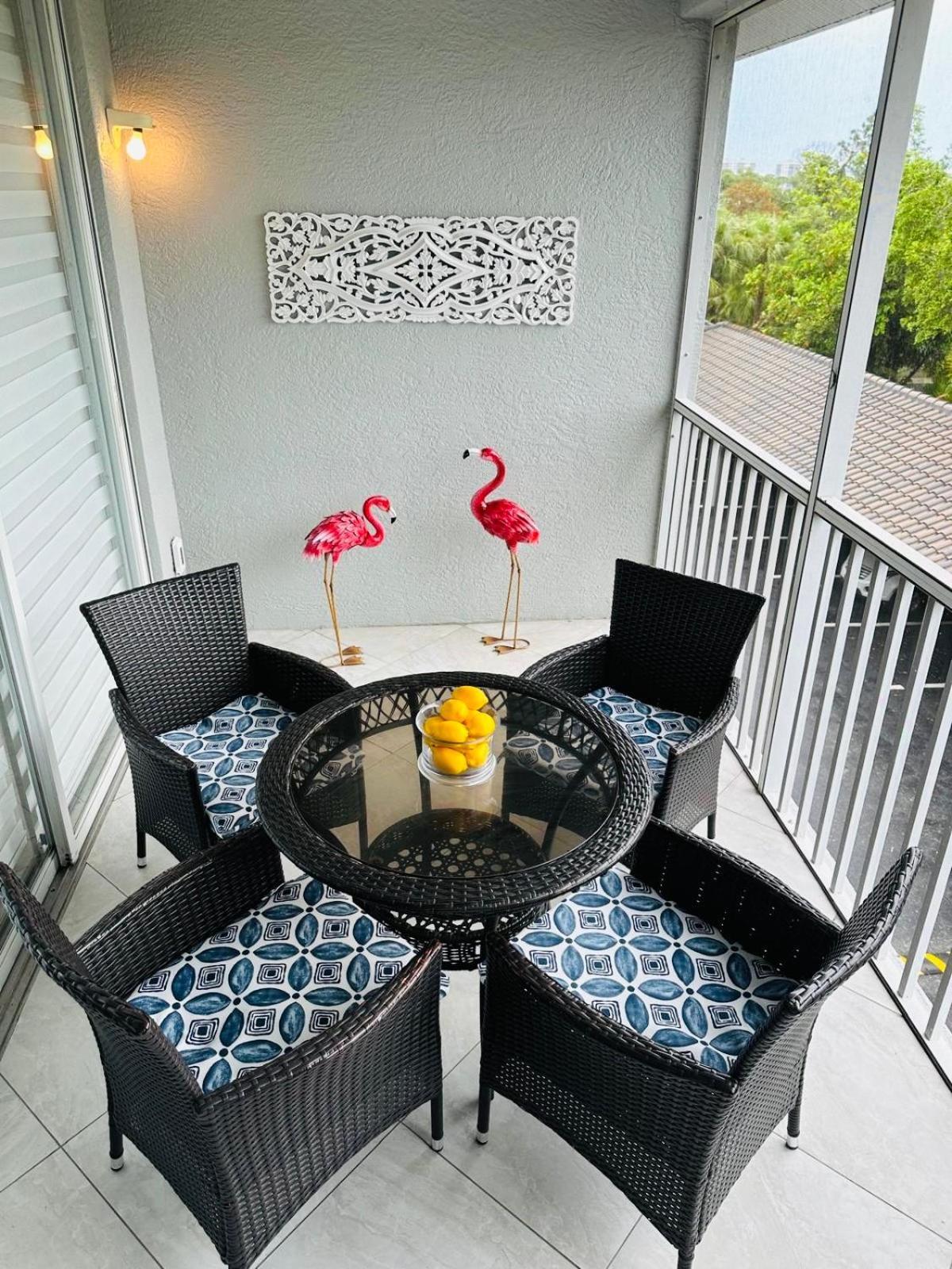 Vanderbilt Condo,walk To Naples