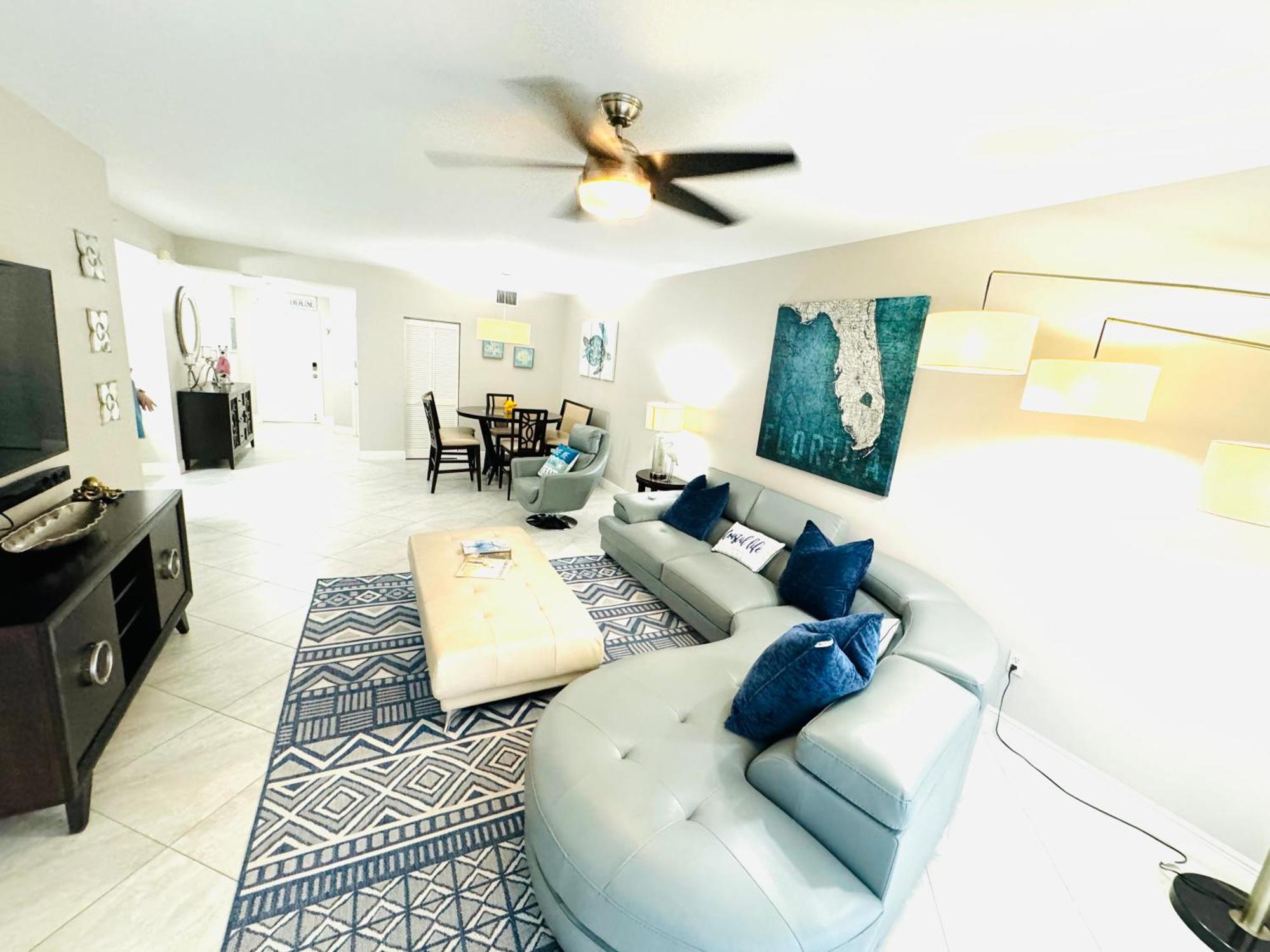 Vanderbilt Condo,walk To Naples