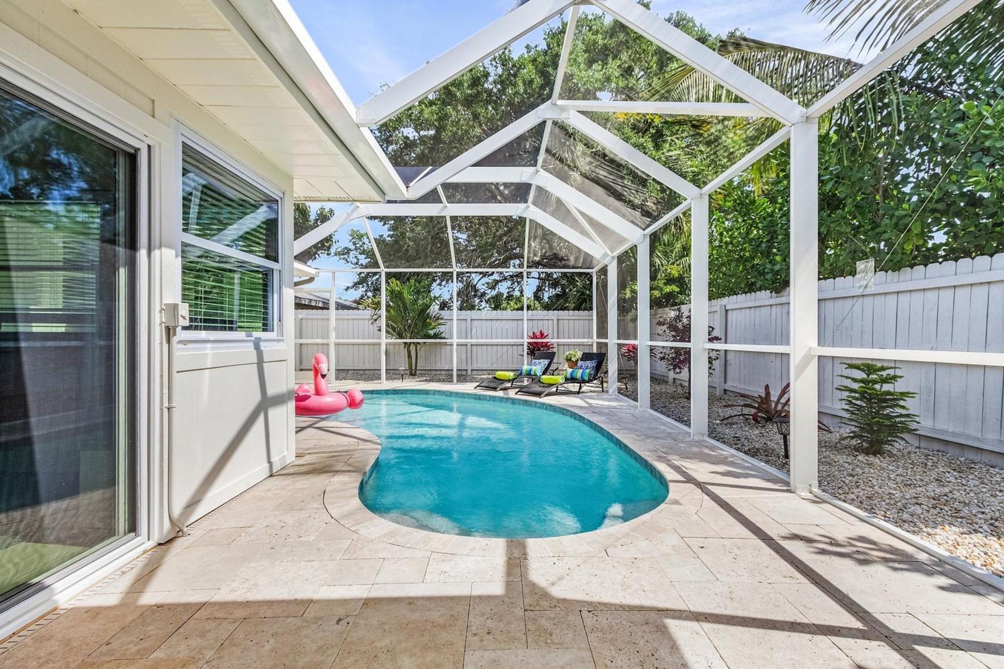 4 Bdr Pool Tropical Oasis