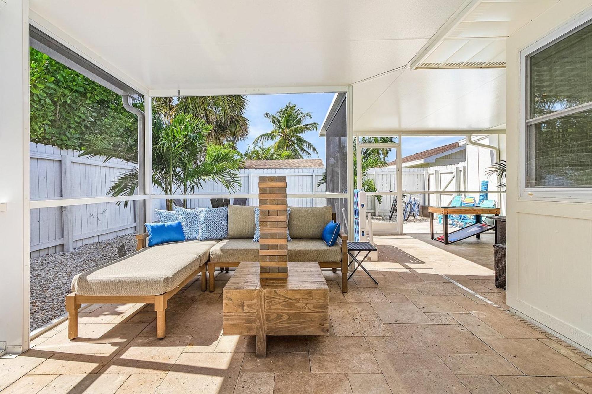 4 Bdr Pool Tropical Oasis * Naples