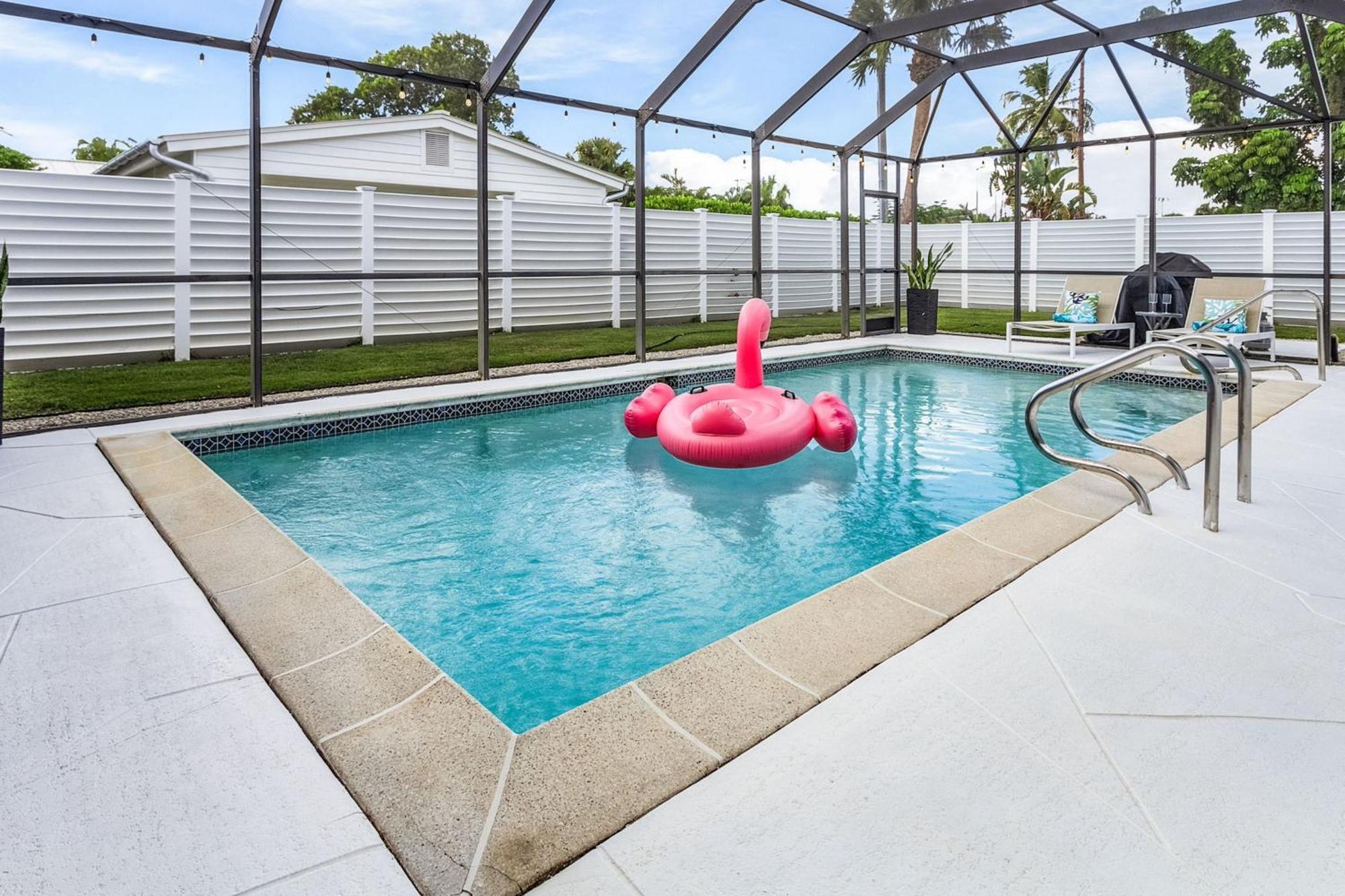 Paradise Pool House For 6 * Naples