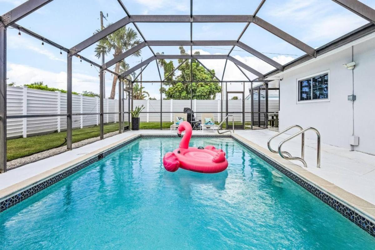 Paradise Pool House For 6 Naples