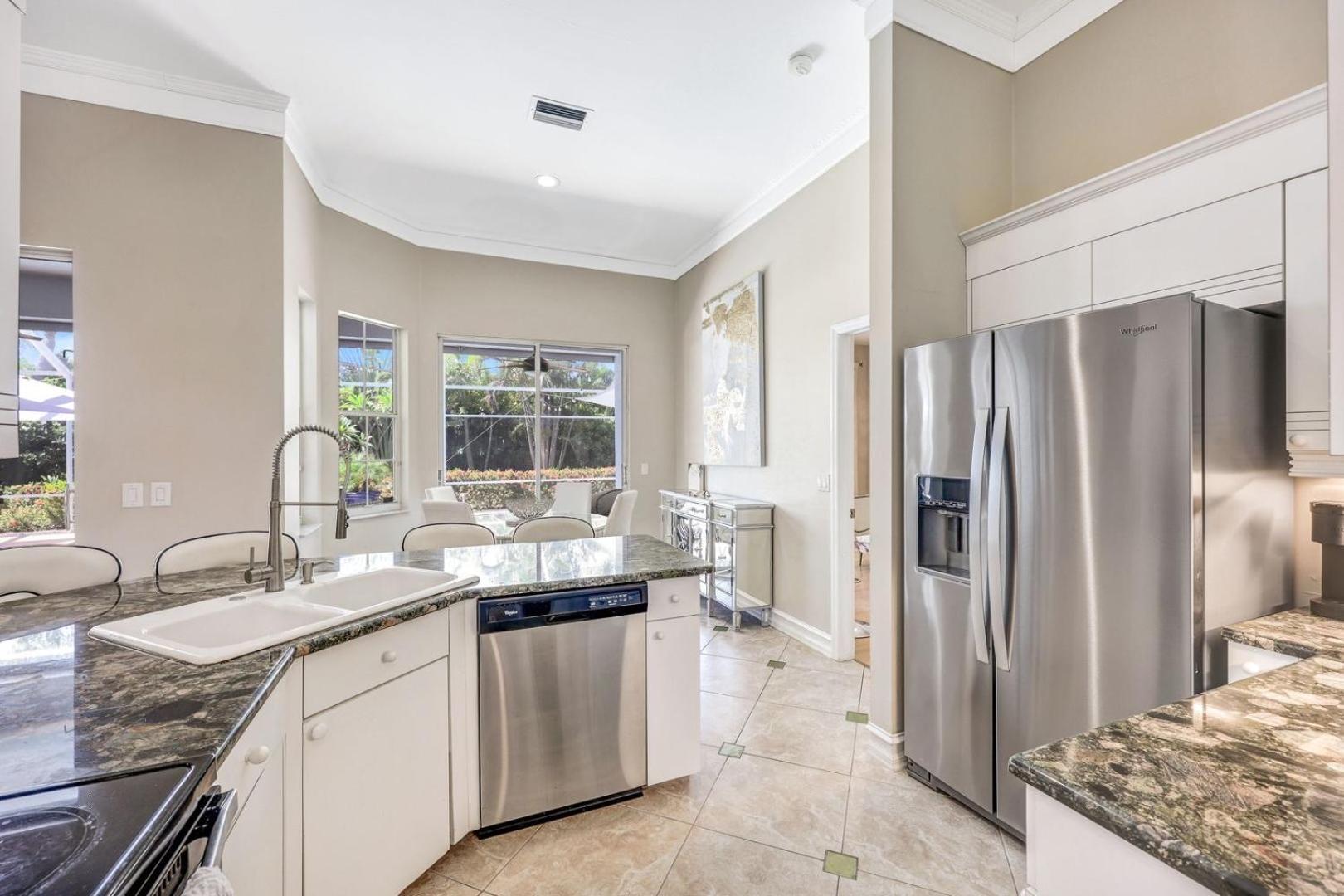 Lux Family 3 Bedroom With Pool Walk To And Mercato Holiday home Naples