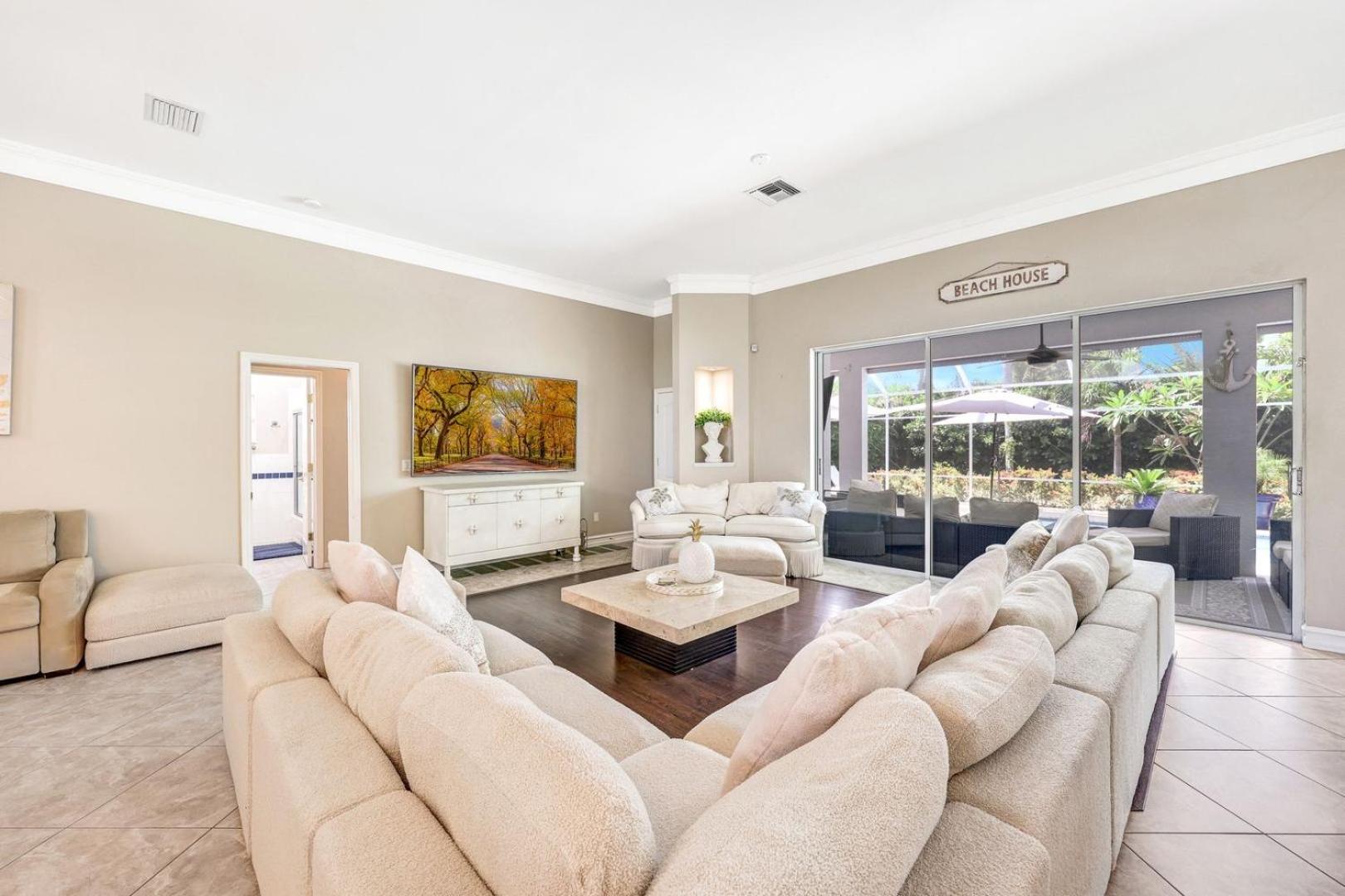 Lux Family 3 Bedroom With Pool Walk To And Mercato