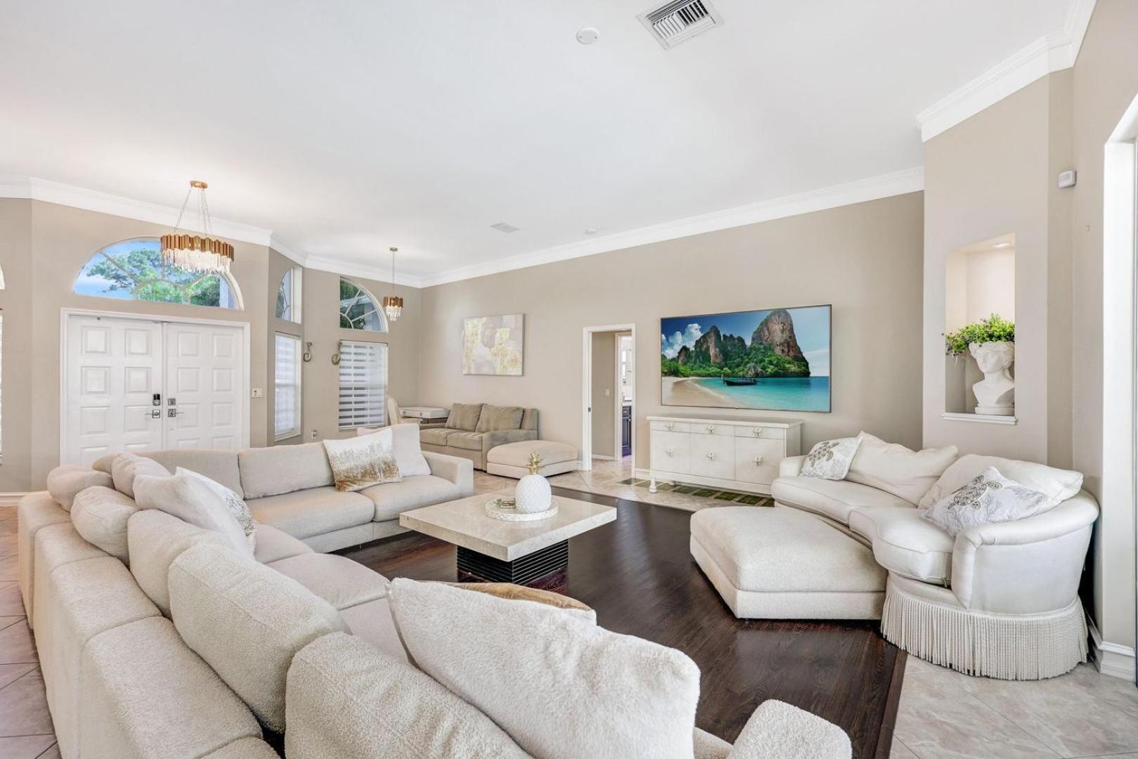 Lux Family 3 Bedroom With Pool Walk To And Mercato Holiday home *