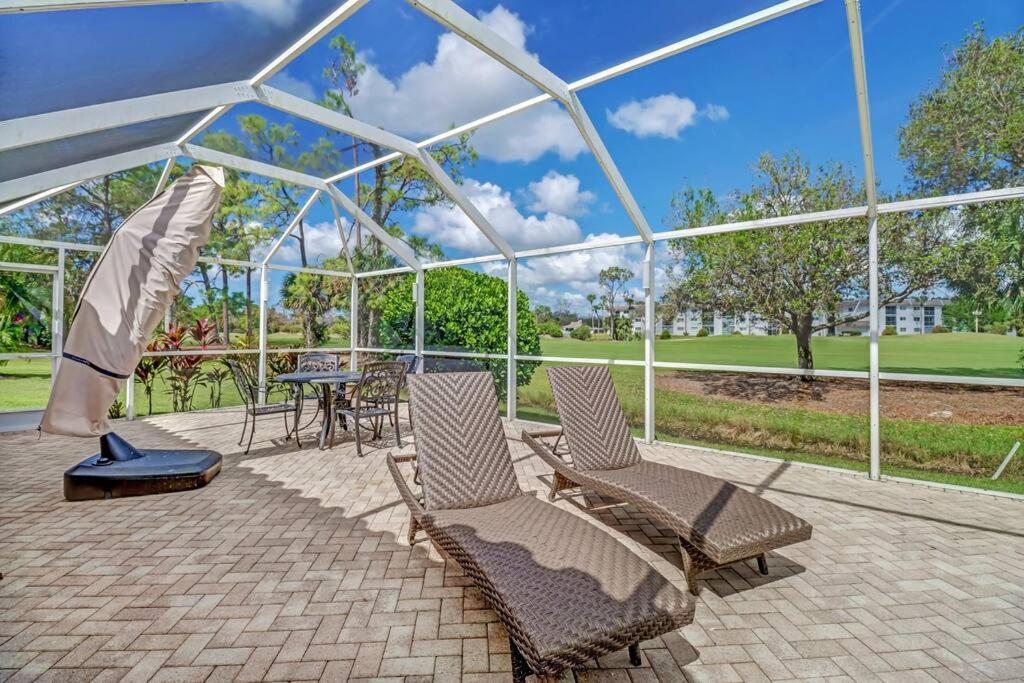 Spacious Luxury With Heated Pool And Hot Tub Villa