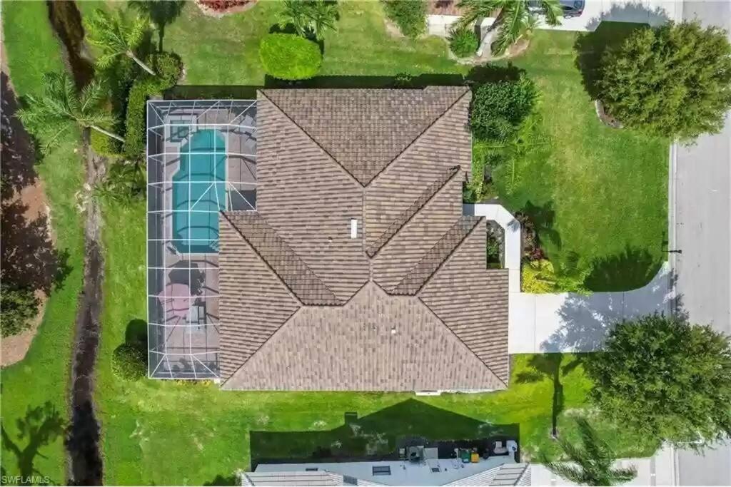 Spacious Luxury With Heated Pool And Hot Tub Villa