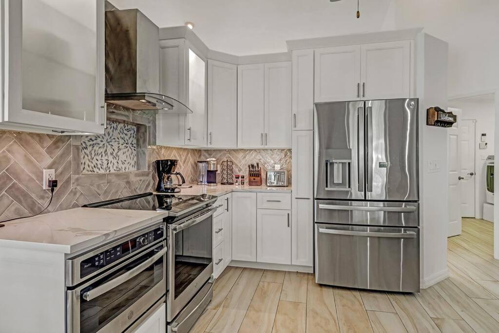 Villa Spacious Luxury With Heated Pool And Hot Tub *