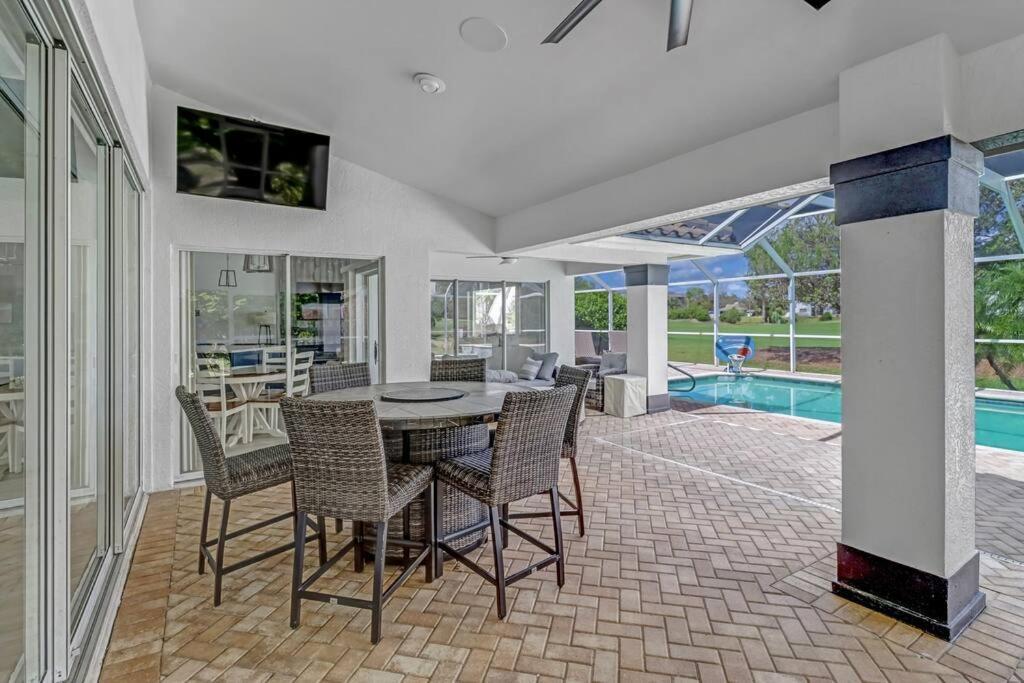 Spacious Luxury With Heated Pool And Hot Tub
