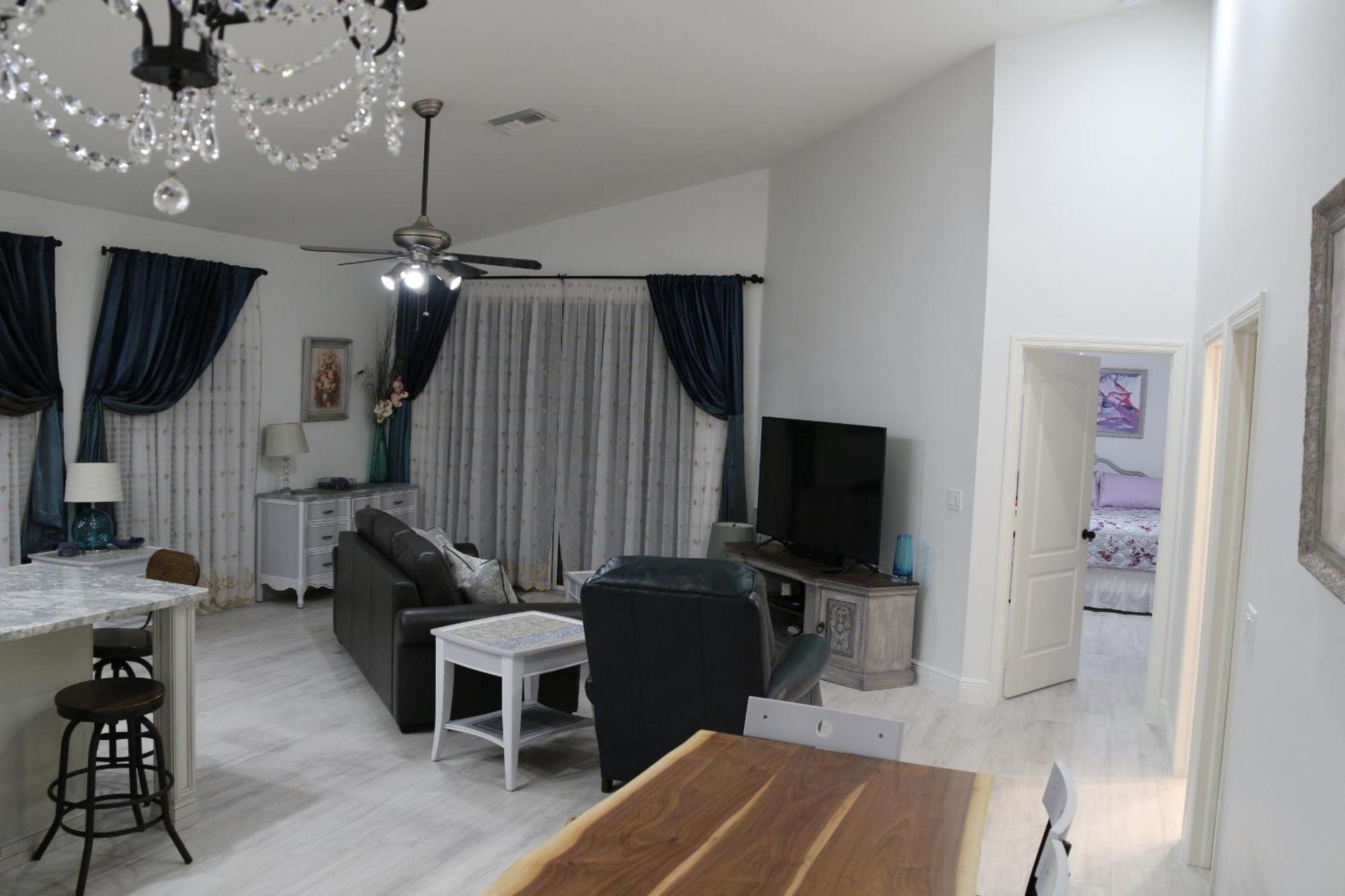 De Charme With Heated Salt Water Pool And Villa Naples