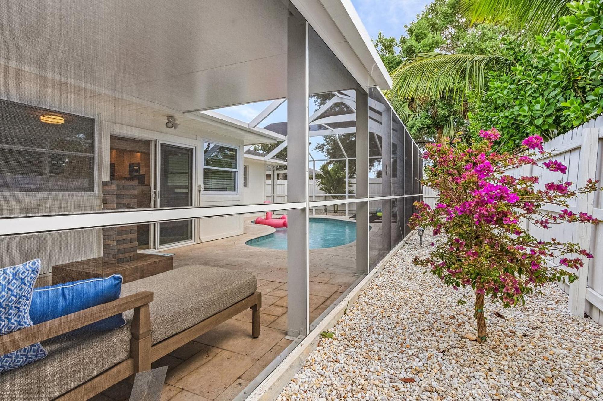 4 Bdr Pool Tropical Oasis * Naples