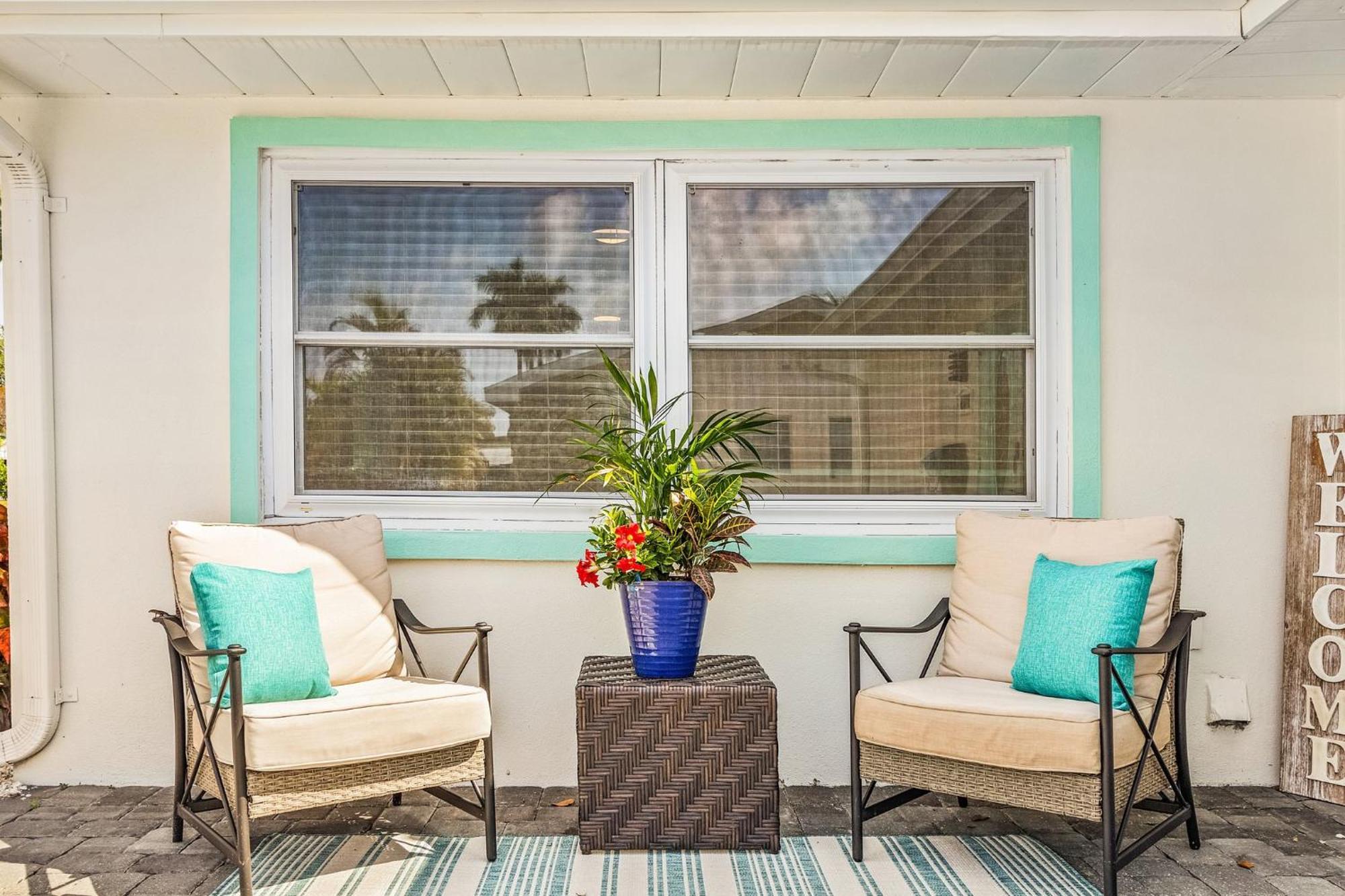 4 Bdr Pool Tropical Oasis Holiday home *
