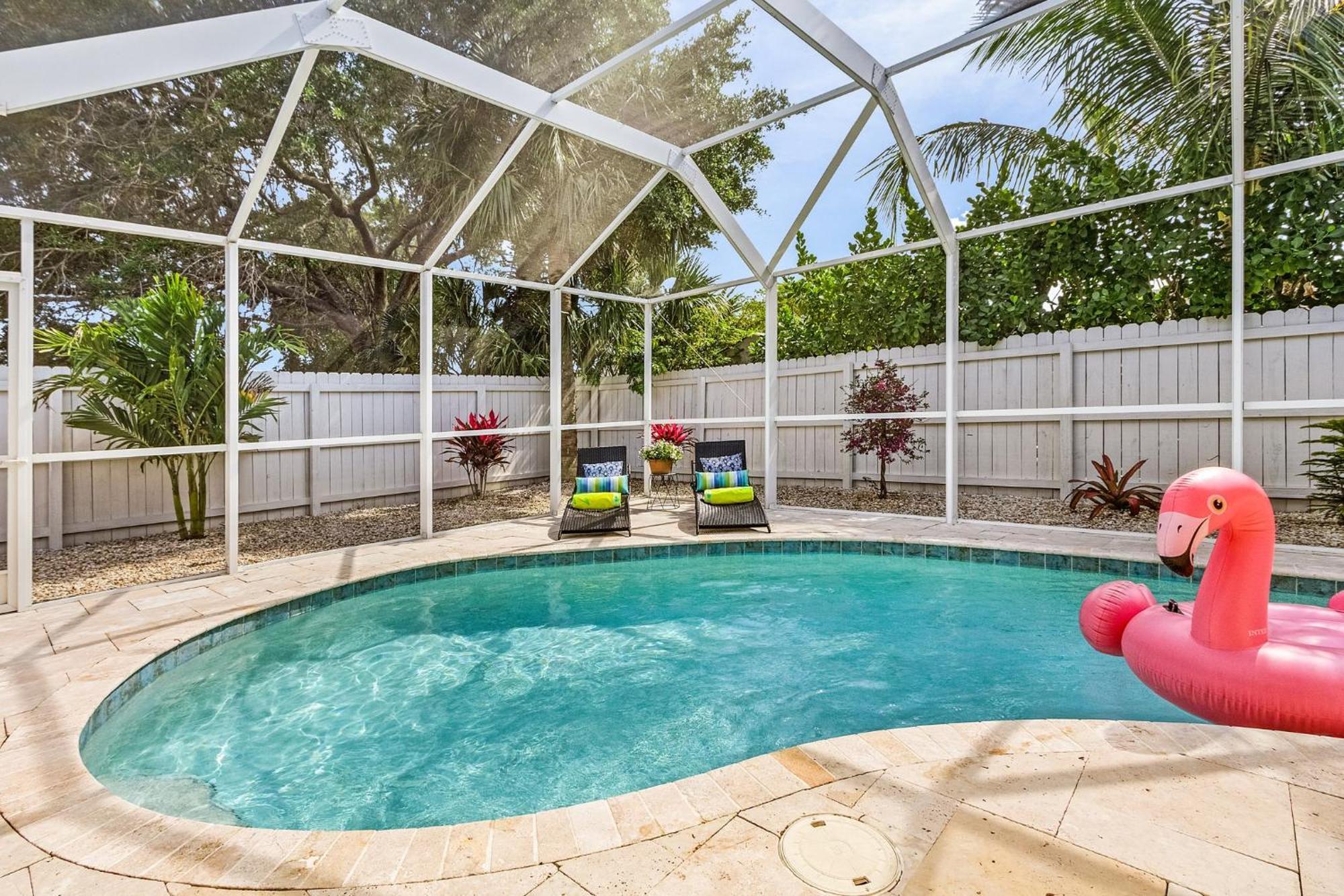 4 Bdr Pool Tropical Oasis Holiday home *