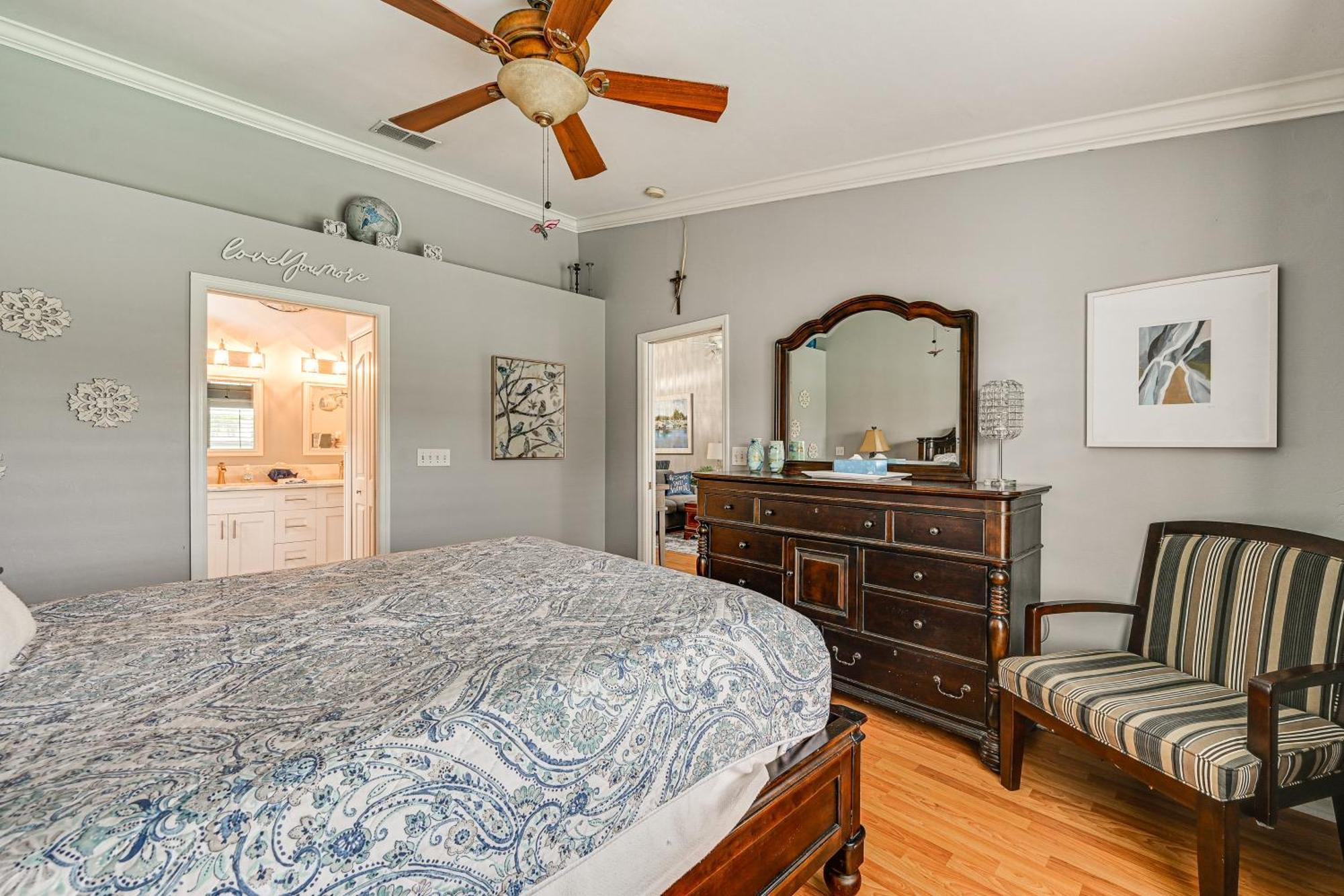 Charming Getaway With Pool Less Than 5 Mi To 5th Ave! Holiday home