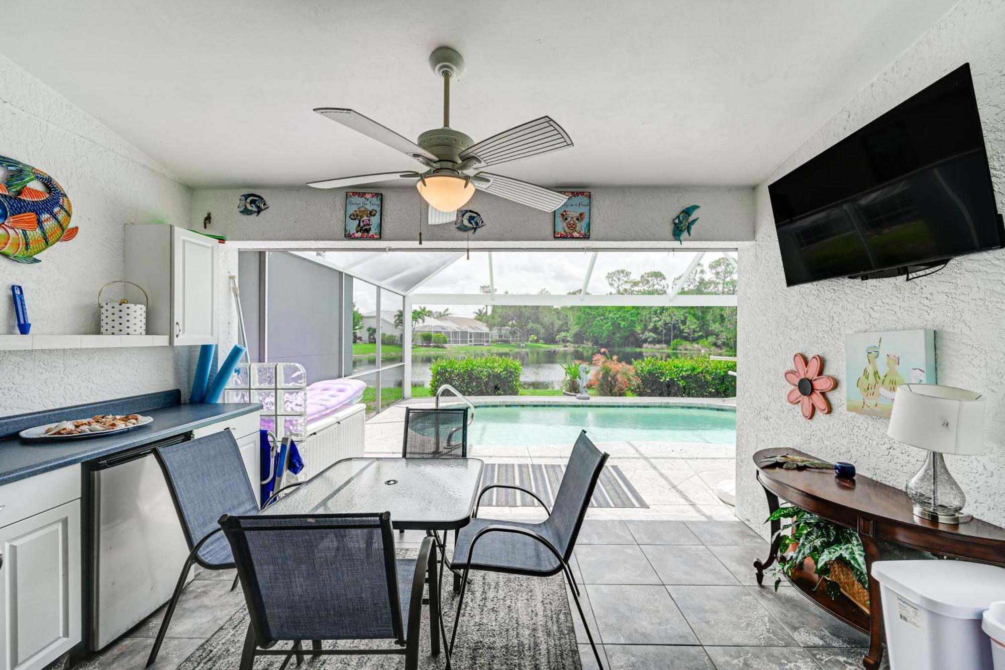 Charming Getaway With Pool Less Than 5 Mi To 5th Ave! Holiday home *