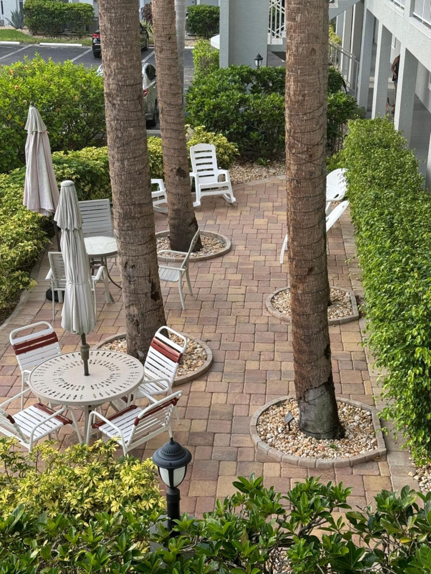 Apartment Vanderbilt Condo,walk To Naples