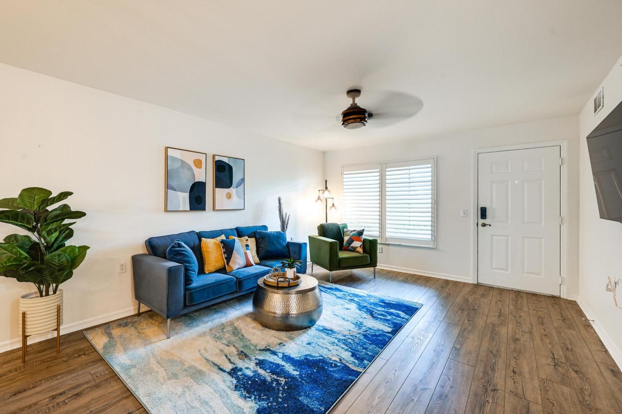 With Pool Access About 6 Mi To Apartment Naples