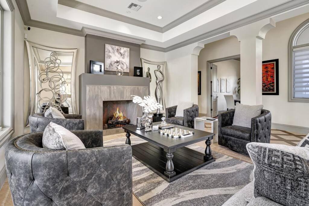 Luxury Estate Near Beaches & 5th Avenue Holiday home Naples