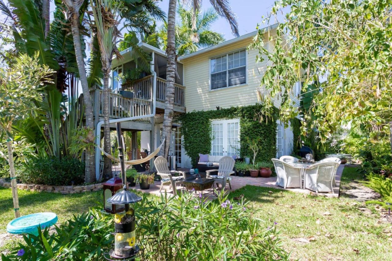 Garden Just Minutes To Sandy Beaches Apartment *