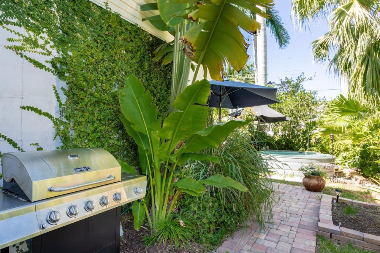 Garden Just Minutes To Sandy Beaches Naples