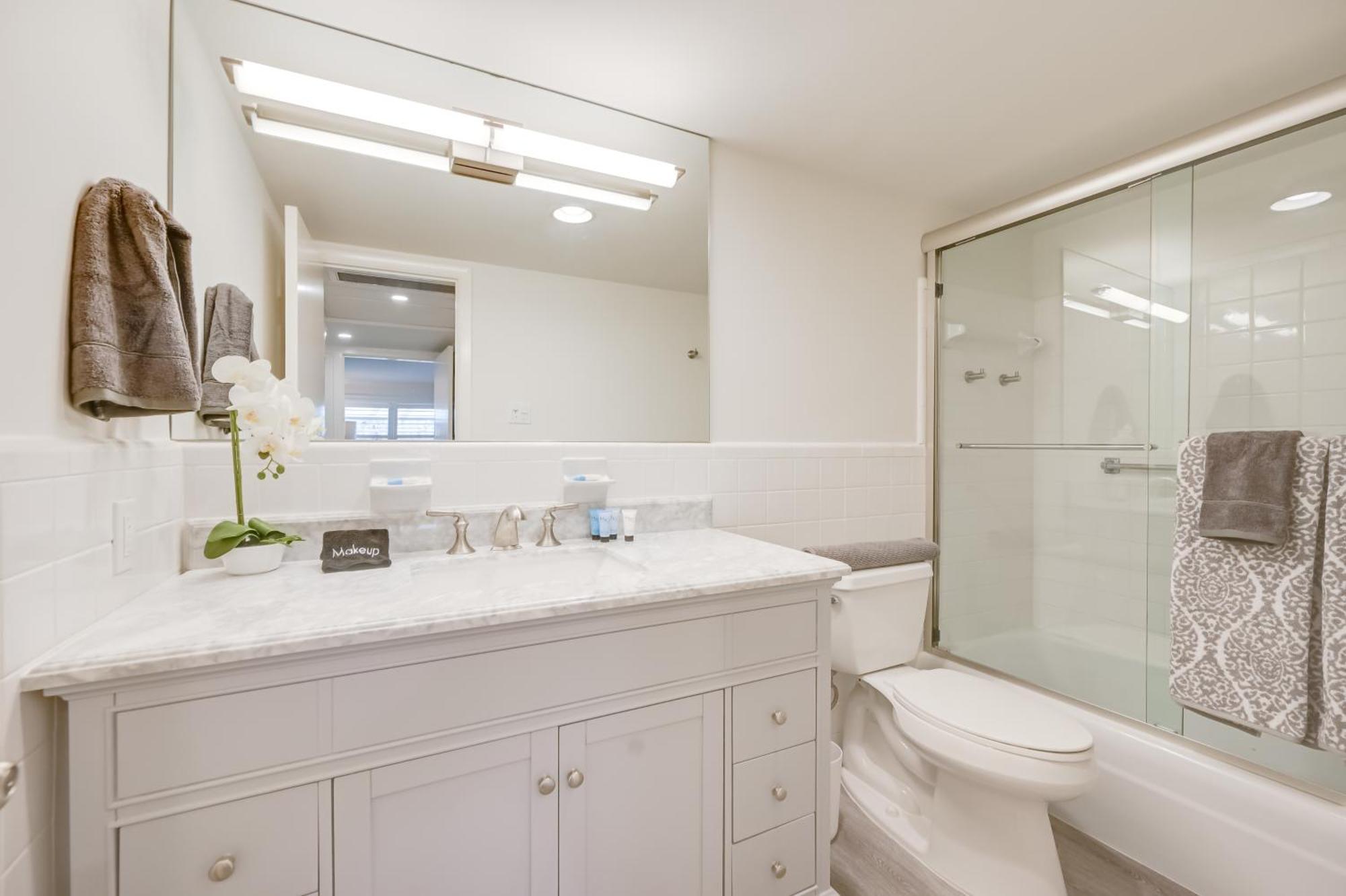 Updated Dtwn Across From Beach! *