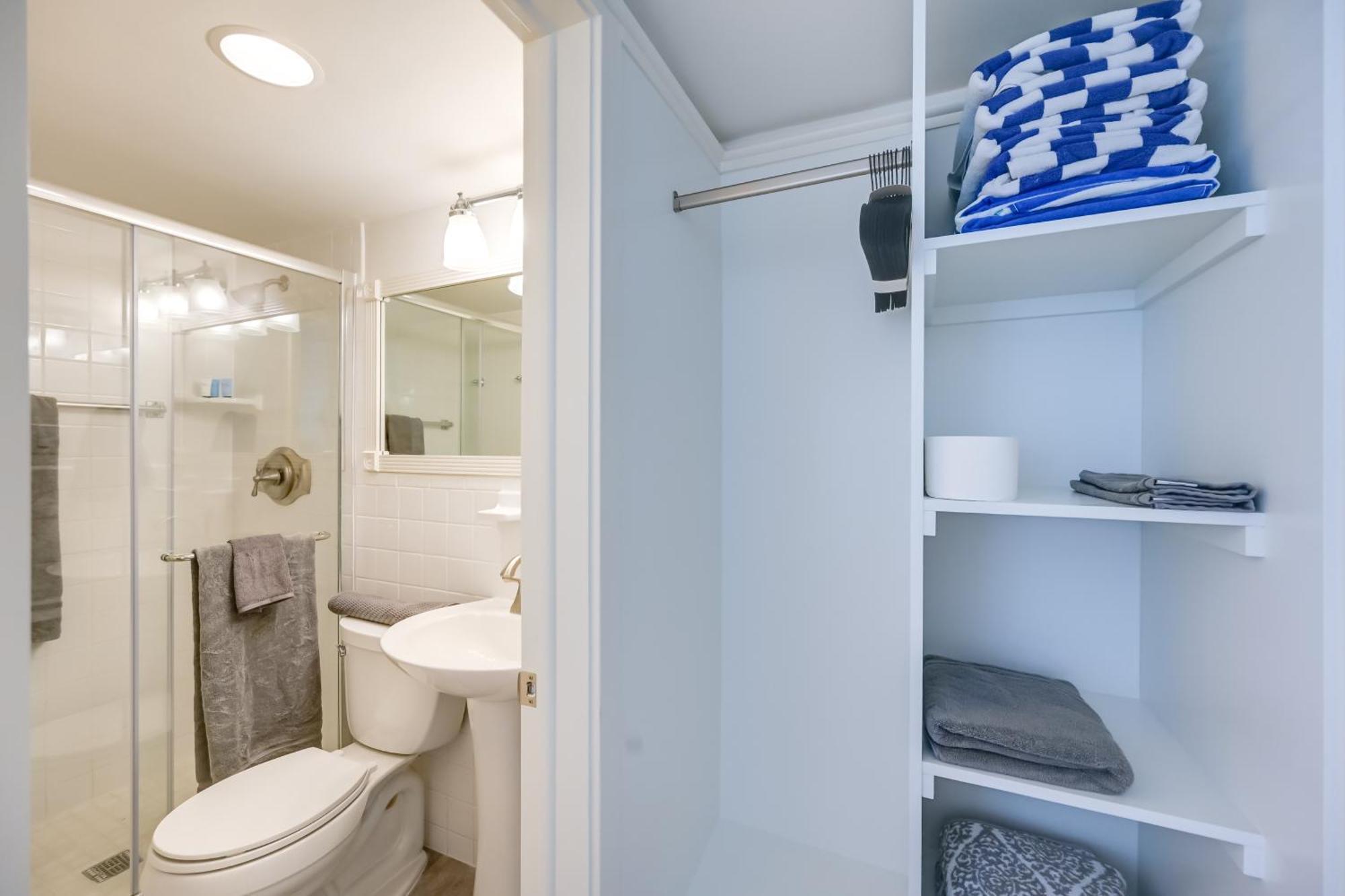 Updated Dtwn Across From Beach! Naples