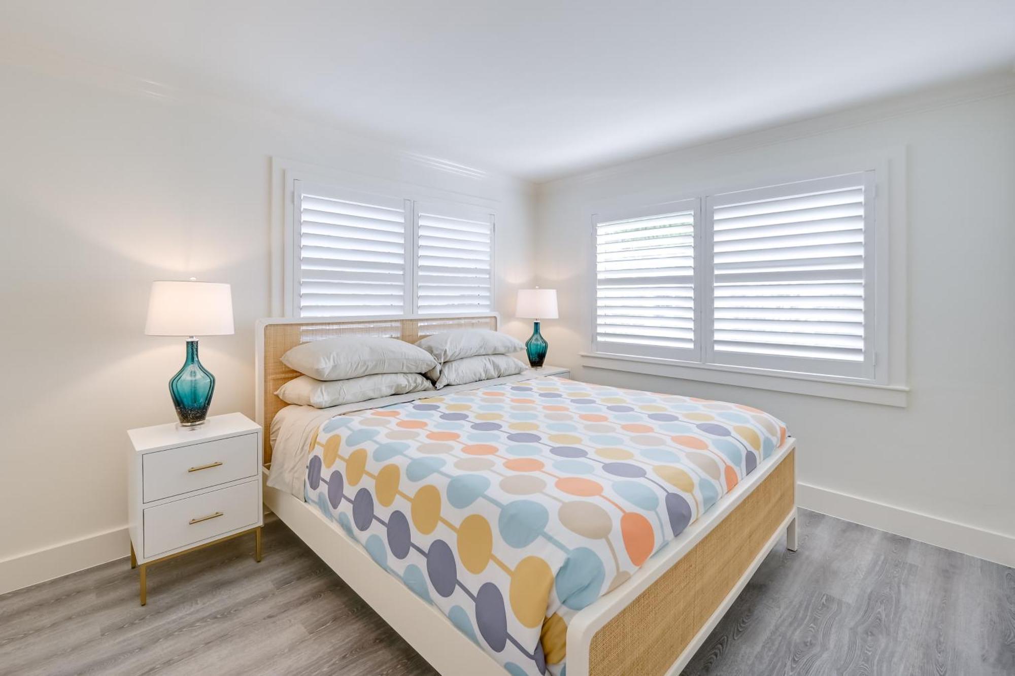Updated Dtwn Across From Beach! Apartment