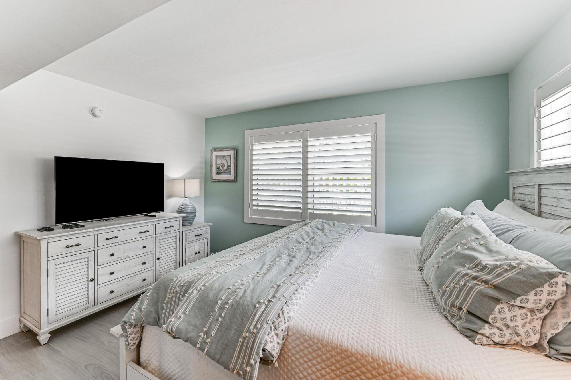 Apartment Coastal Downtown - Walk To The Beach!
