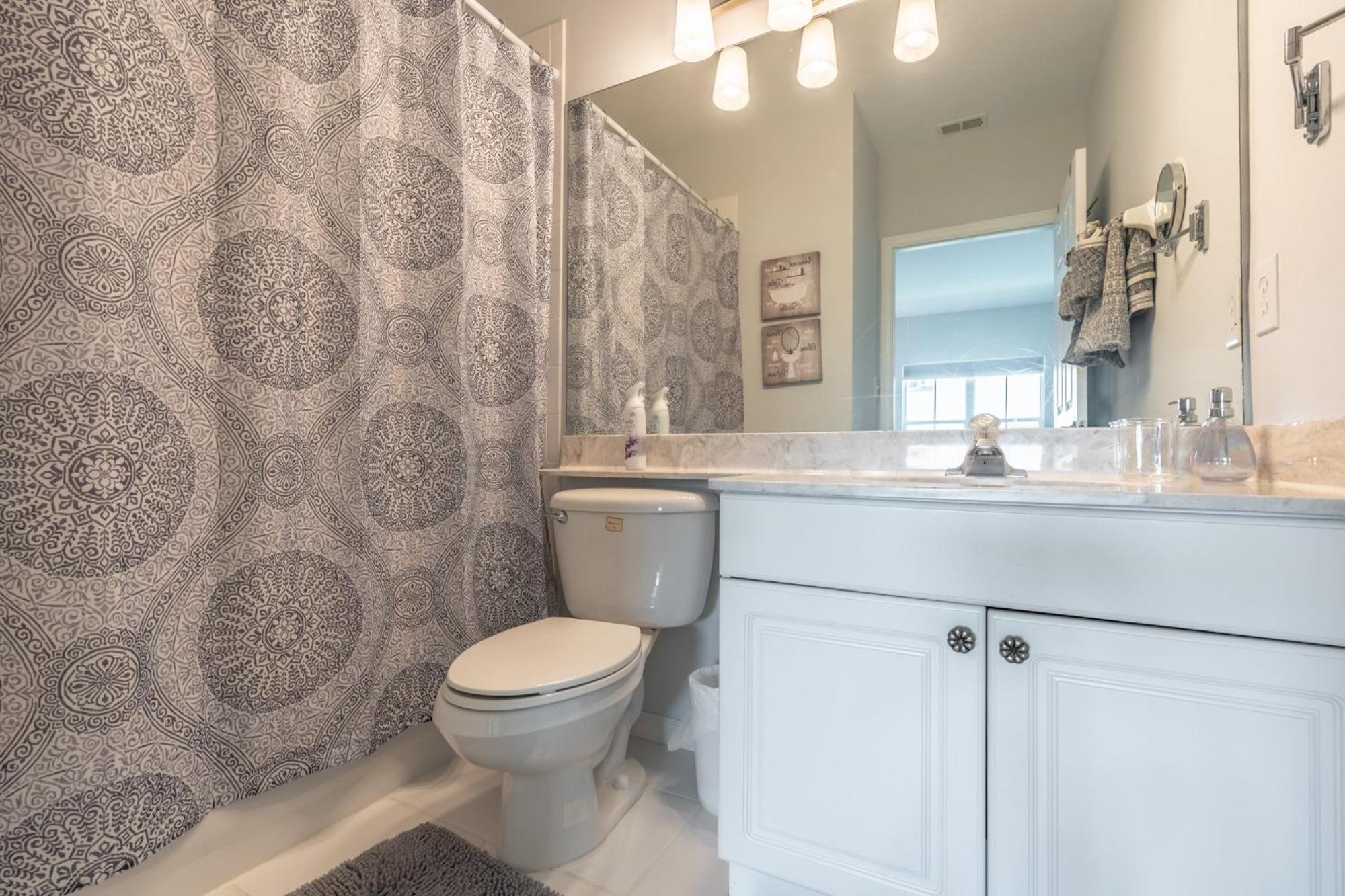 Spacious 2 Bedroom Lely Fl Apartment *