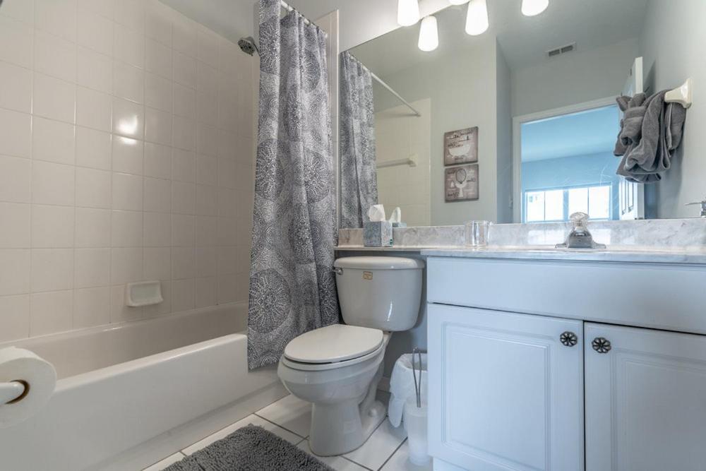 Spacious 2 Bedroom Lely Fl *