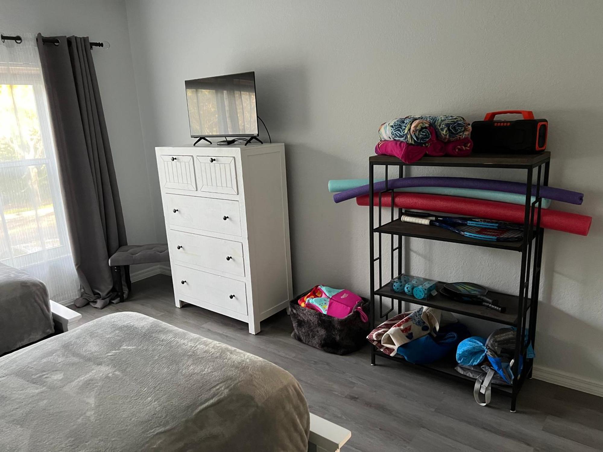 Spacious 2 Bedroom Lely Fl Naples
