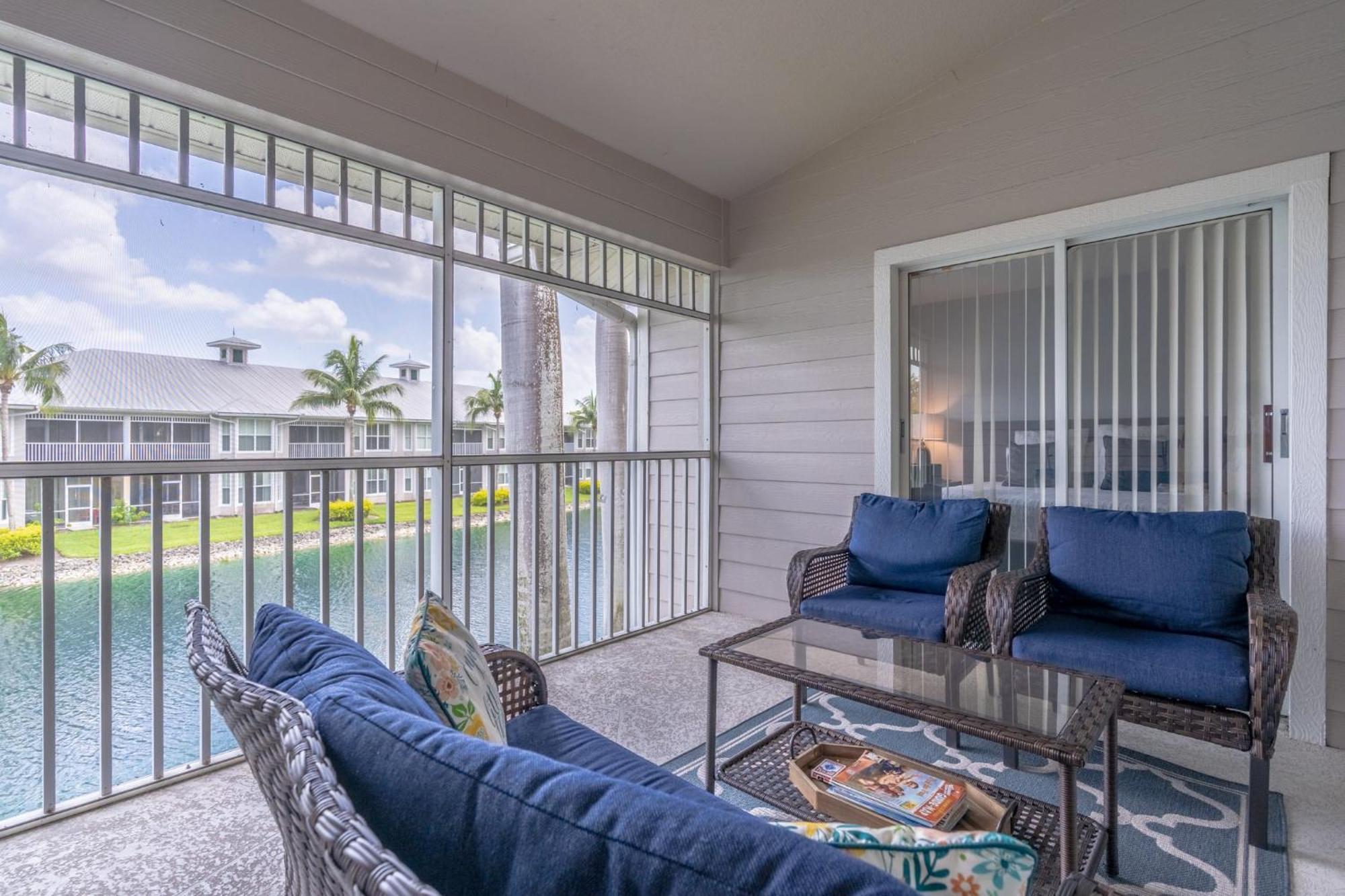 Spacious 2 Bedroom Lely Fl Naples