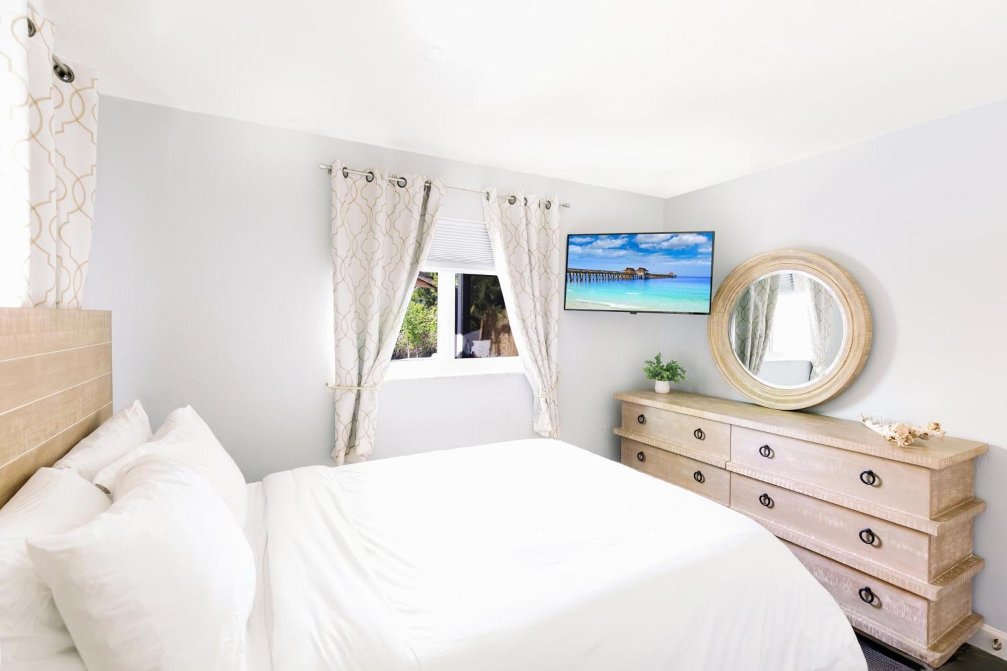Coastal With Mini Golf, Private &spa Holiday home *