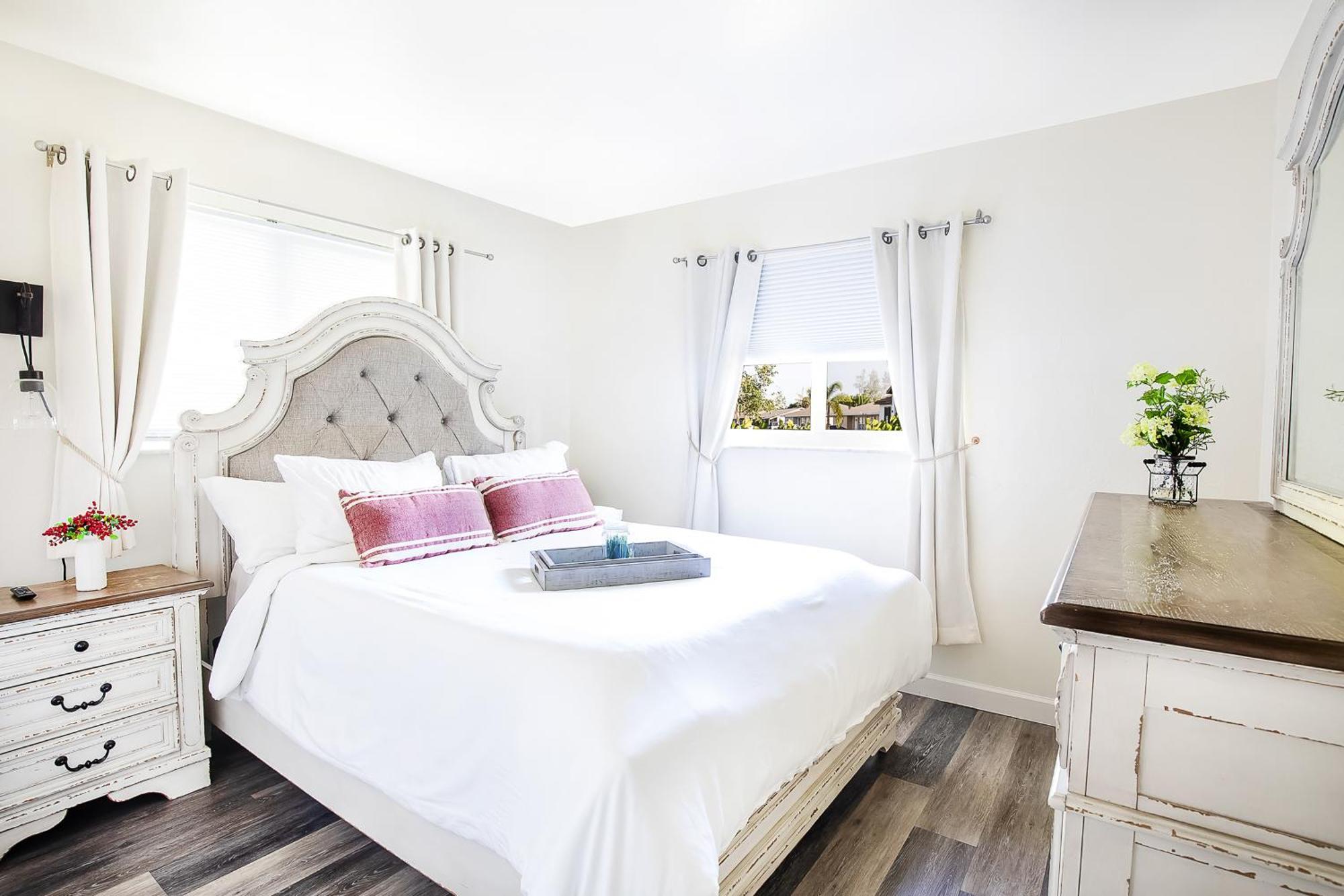 Brick Enclave With Mini Golf & Spa, 5mins To *