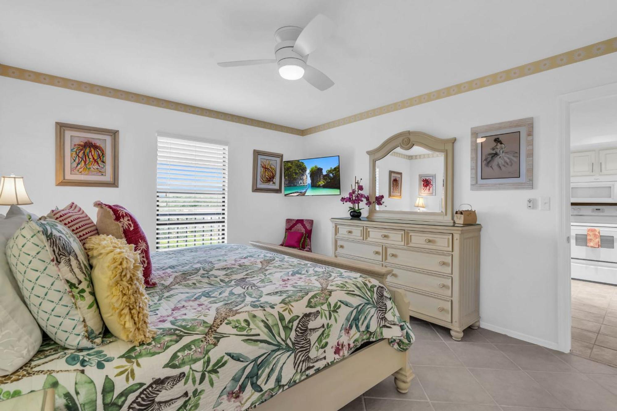 4th Floor -end Unit - Views *