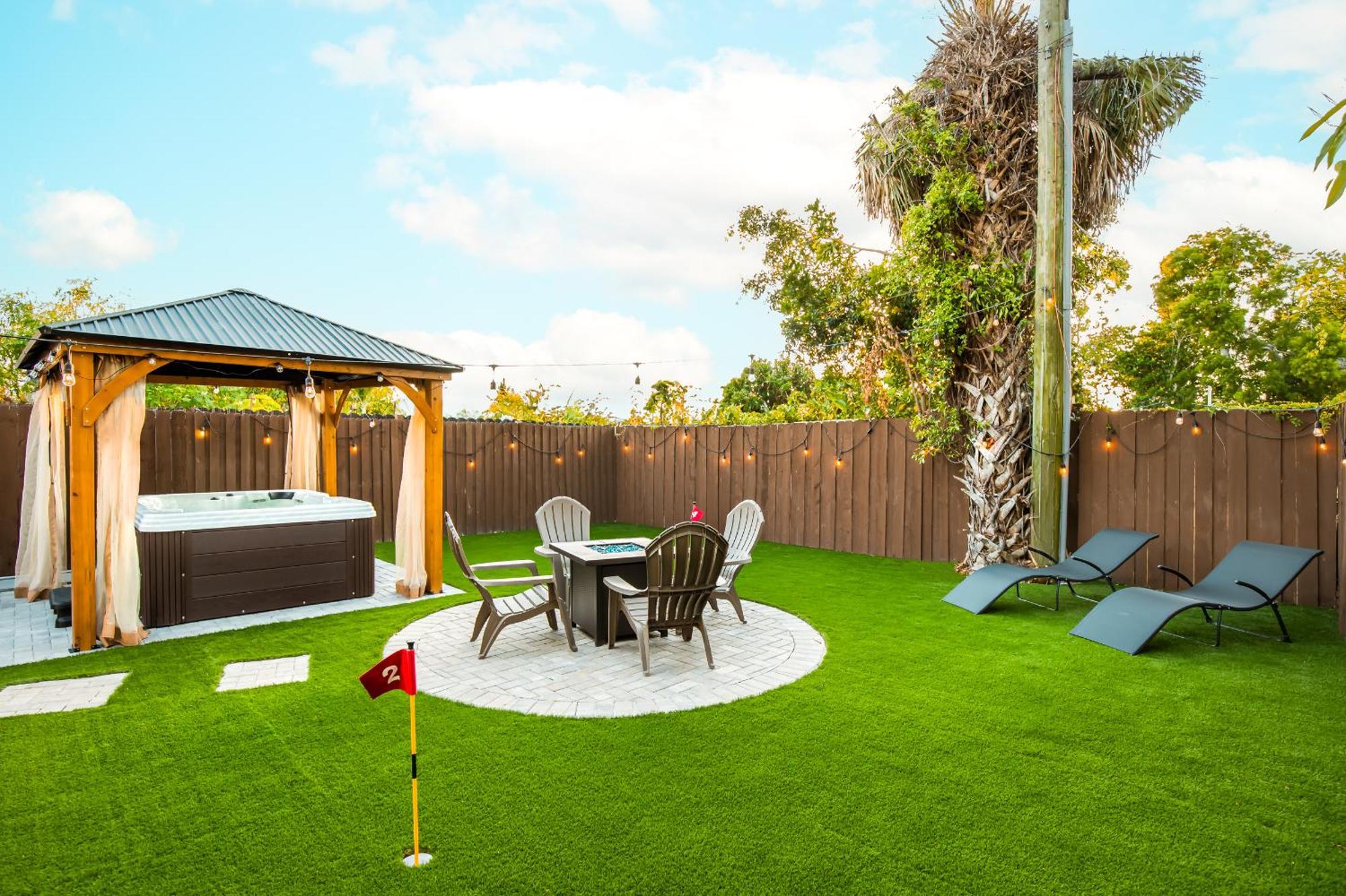 Holiday home Brick Enclave With Mini Golf & Spa, 5mins To *