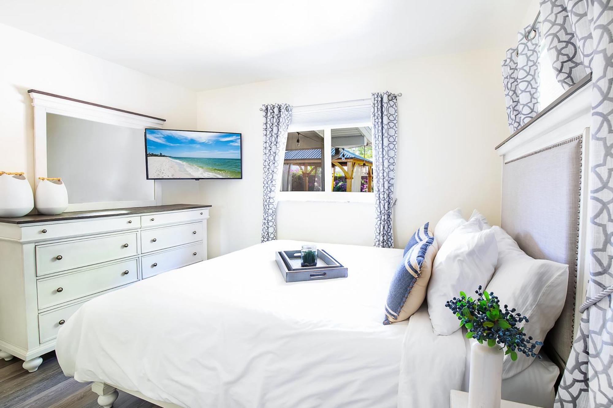 Brick Enclave With Mini Golf & Spa, 5mins To * Naples
