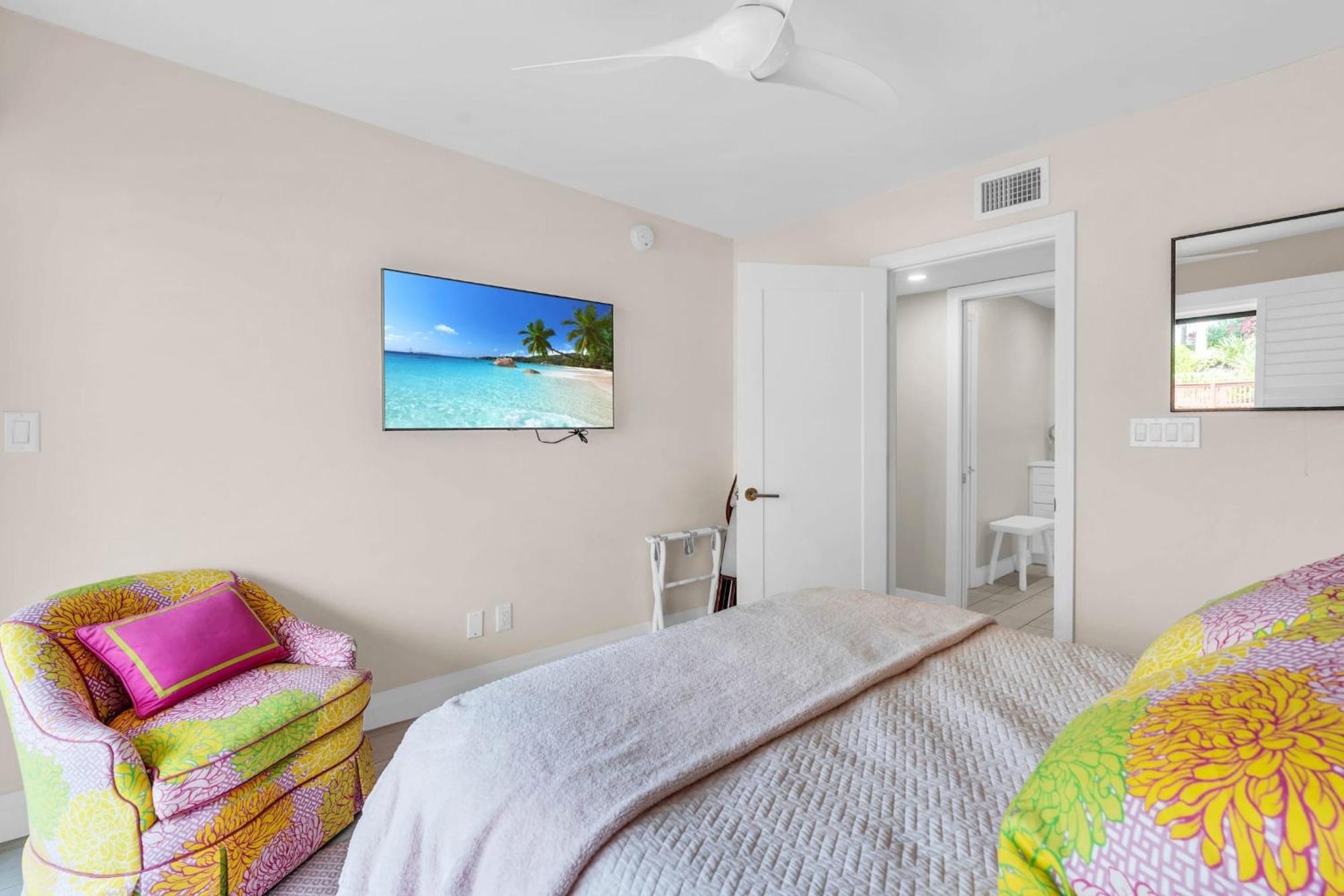 Completely Renovated First Floor Holiday home