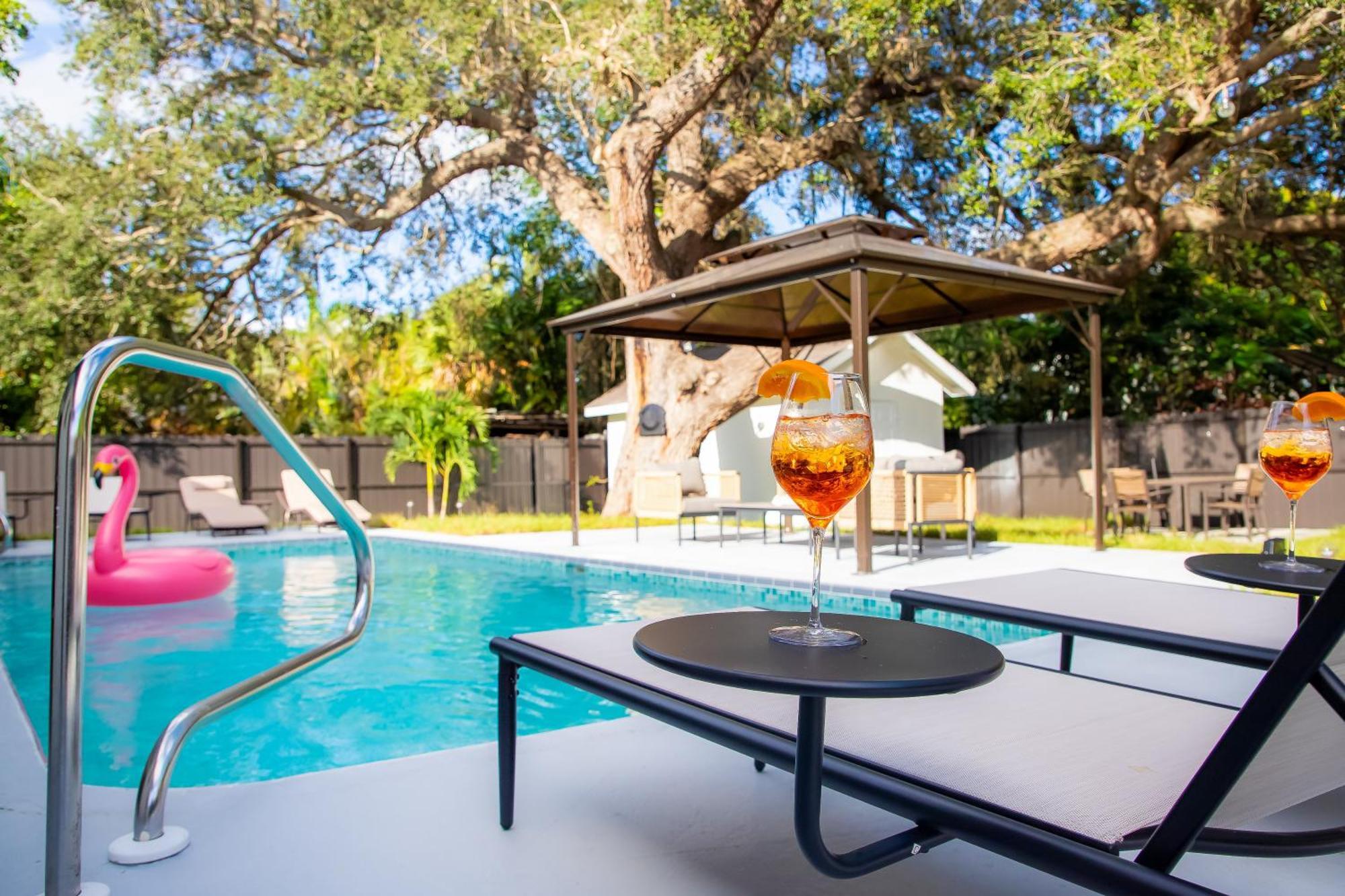 Holiday home When In Naples!!! Pool Villa-attached, 3 Miles To The