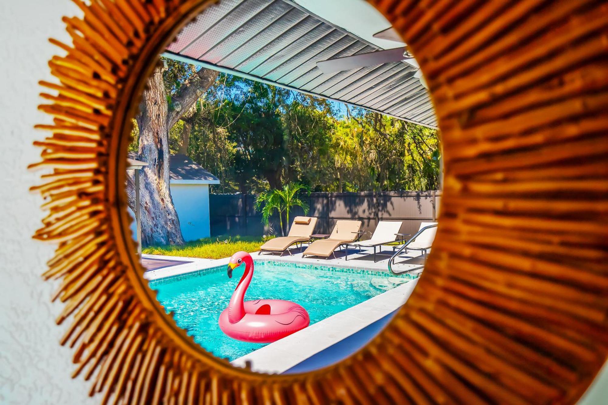When In Naples!!! Pool Villa-attached, 3 Miles To The Holiday home *