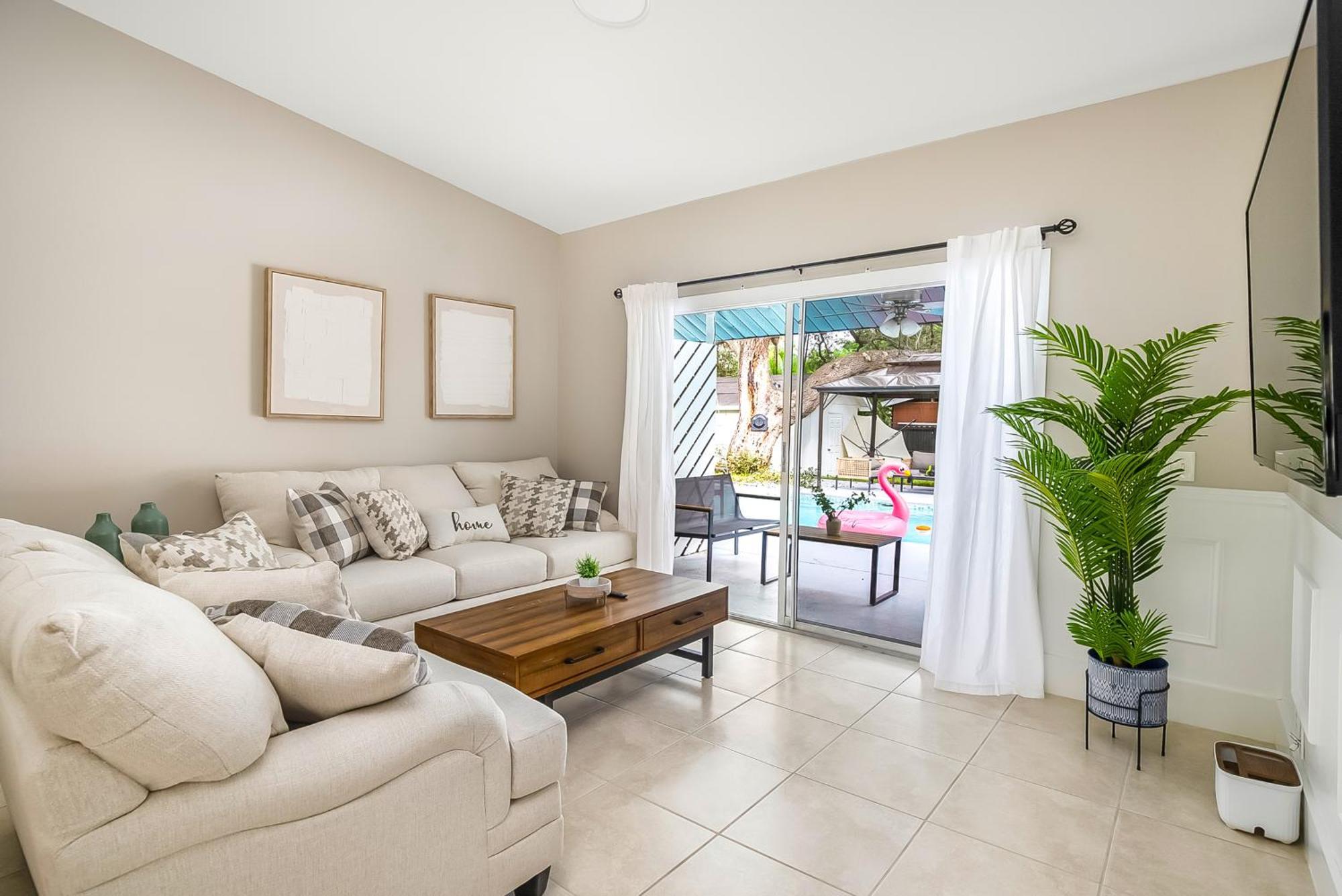 When In Naples!!! Pool Villa-attached, 3 Miles To The Holiday home *