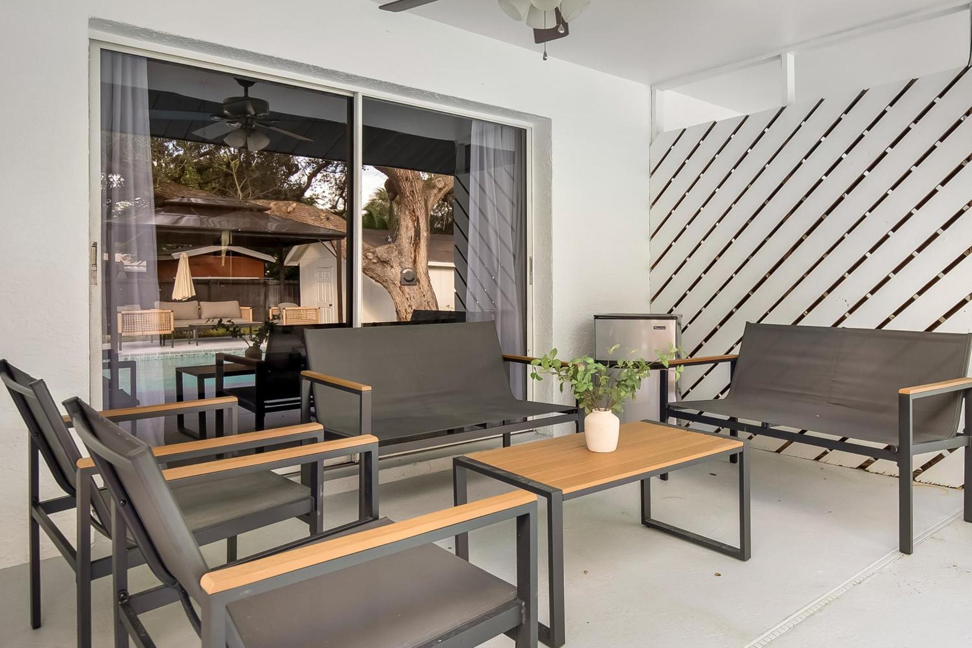 Holiday home When In Naples!!! Pool Villa-attached, 3 Miles To The
