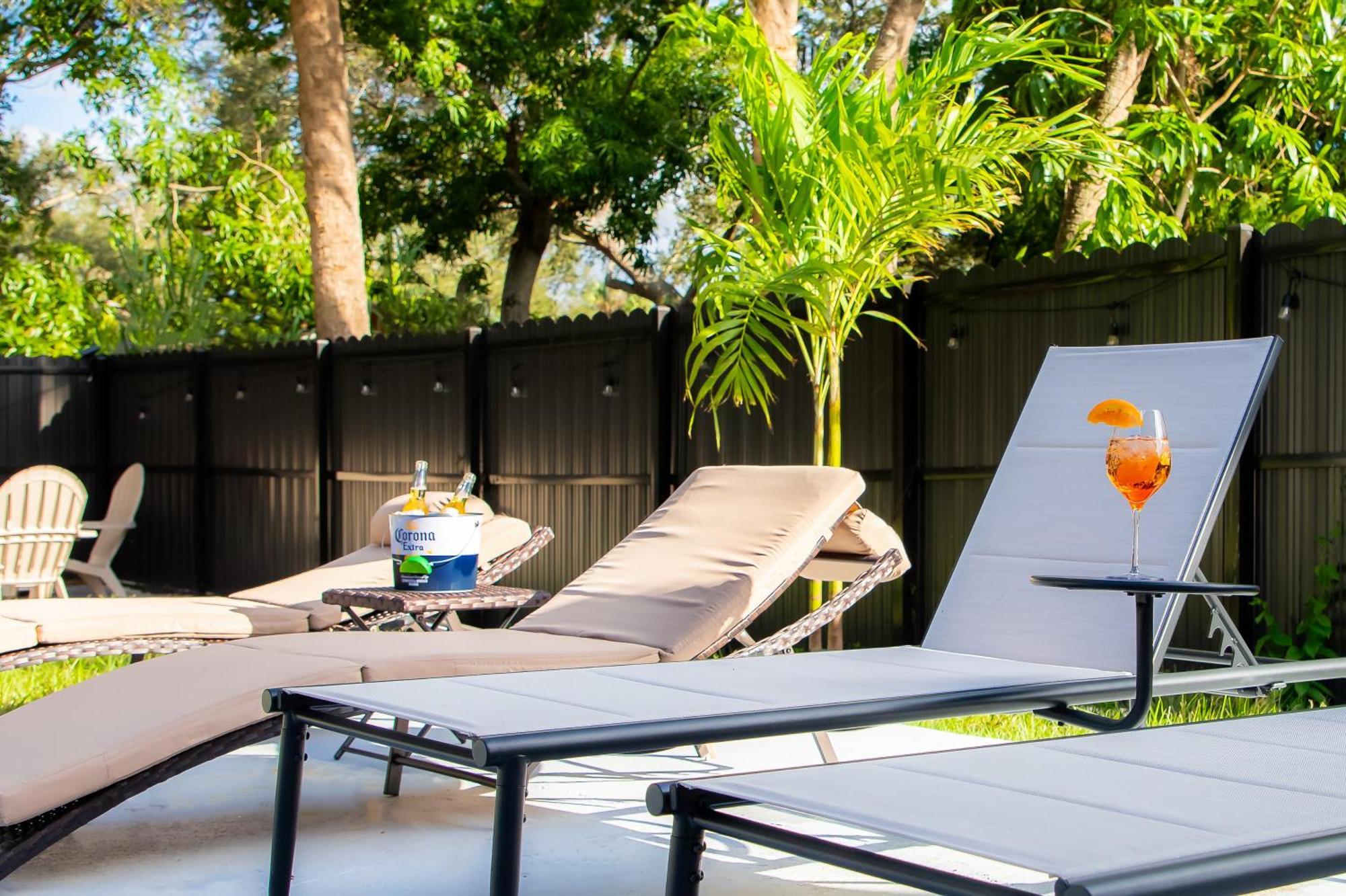 When In Naples!!! Pool Villa-attached, 3 Miles To The Holiday home *