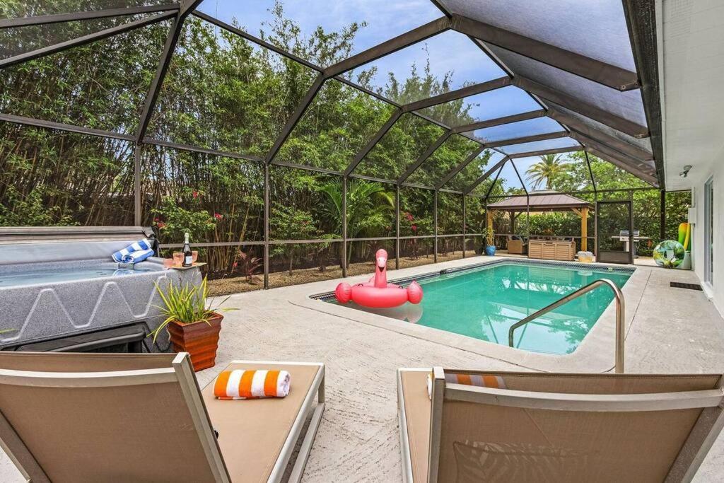 Naples-resort Style Pool Holiday home Naples