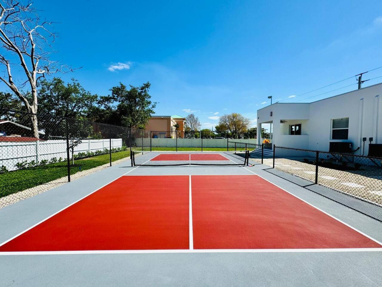 Holiday home The Pickleball Haven Of - Gray Supreme Naples