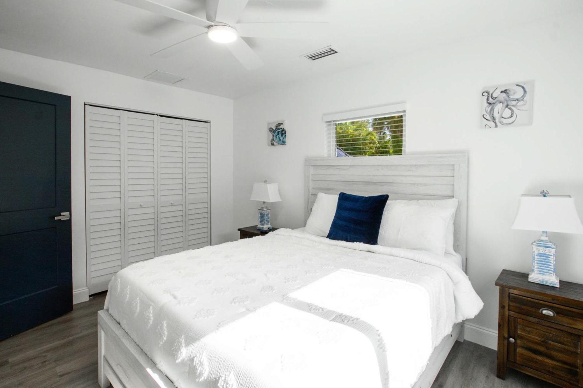Escape With Furnished Patio And Private Pool! *