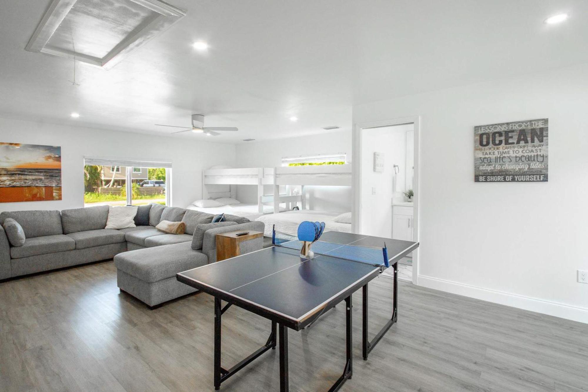 Escape With Furnished Patio And Private Pool! Holiday home