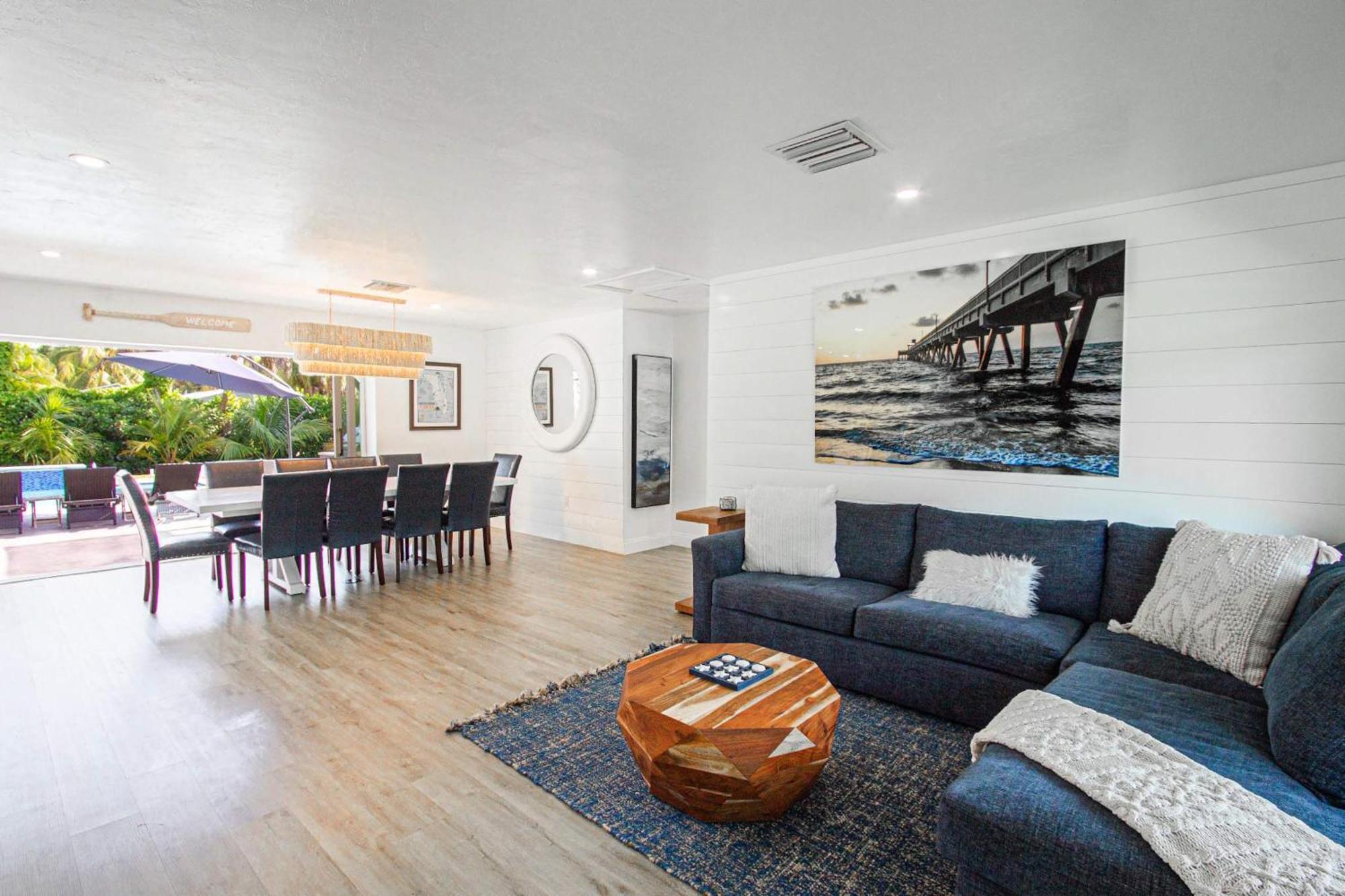 Escape With Furnished Patio And Private Pool!